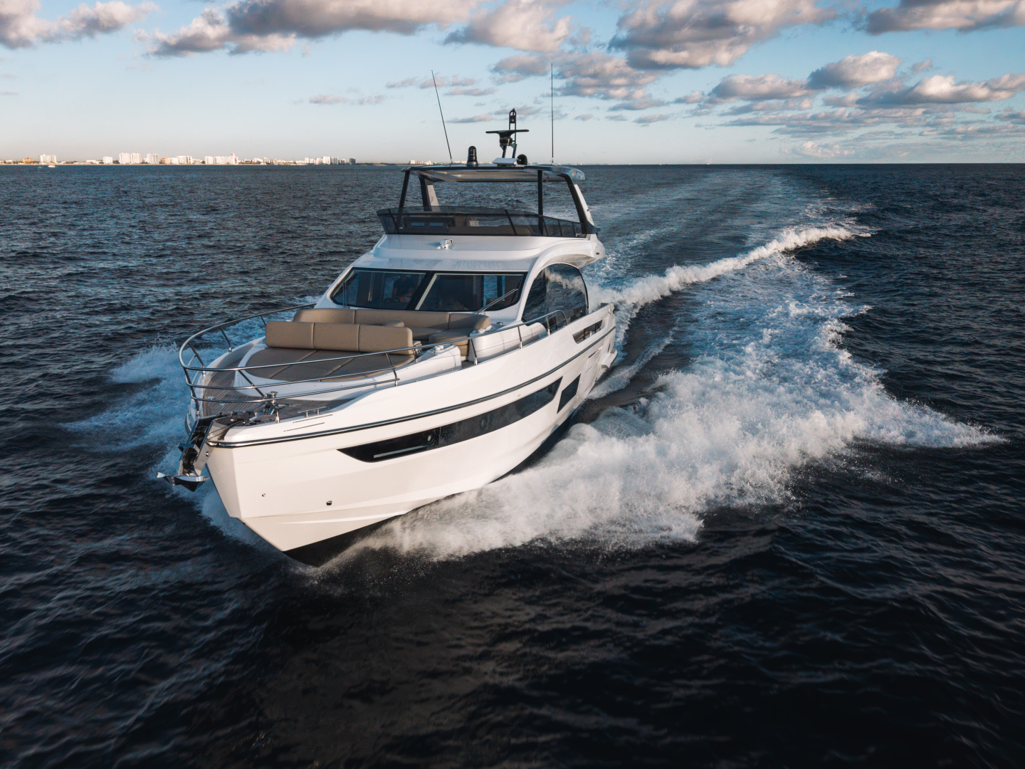 2025 Azimut Fly 72