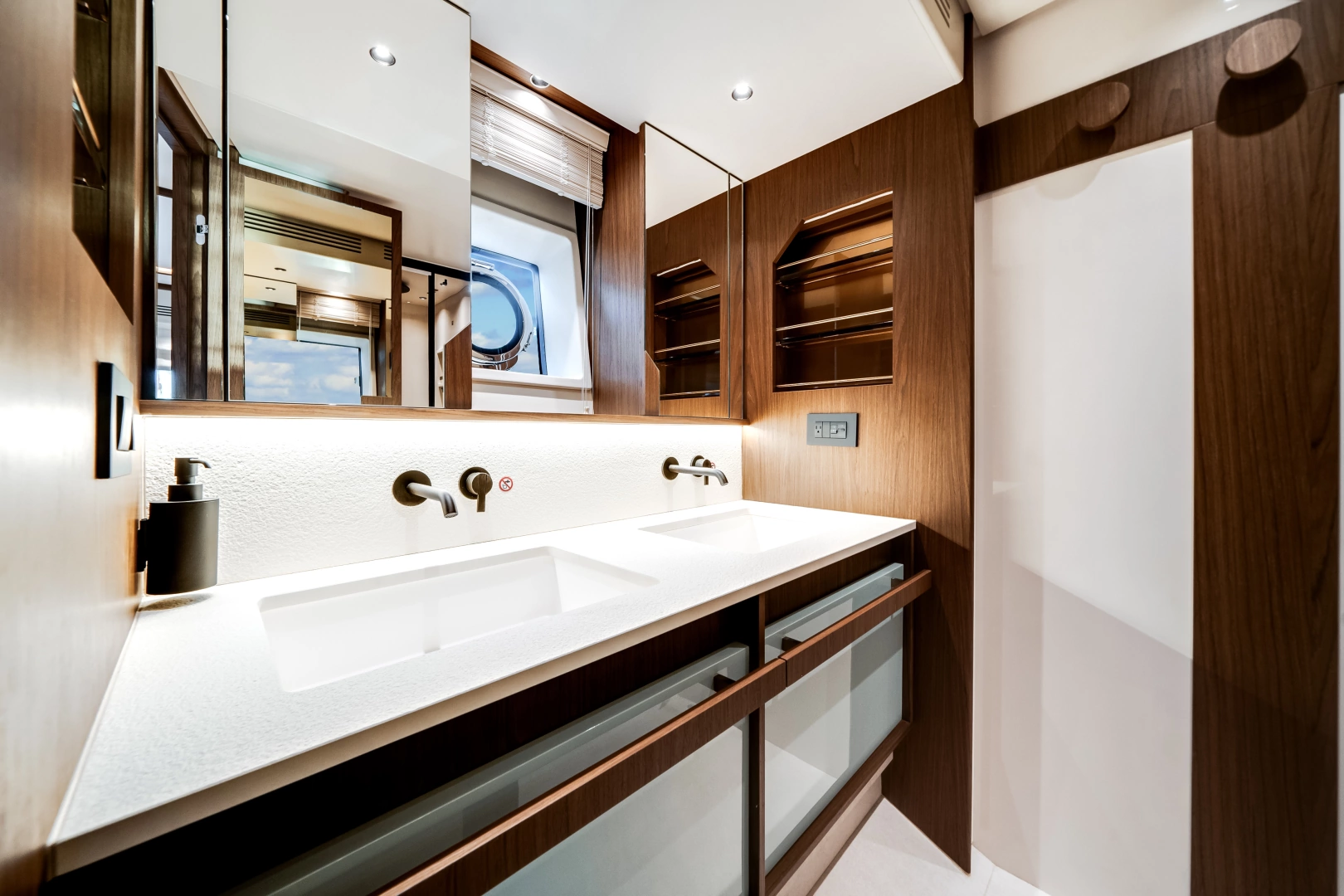 Azimut Fly 72 Yacht For Sale