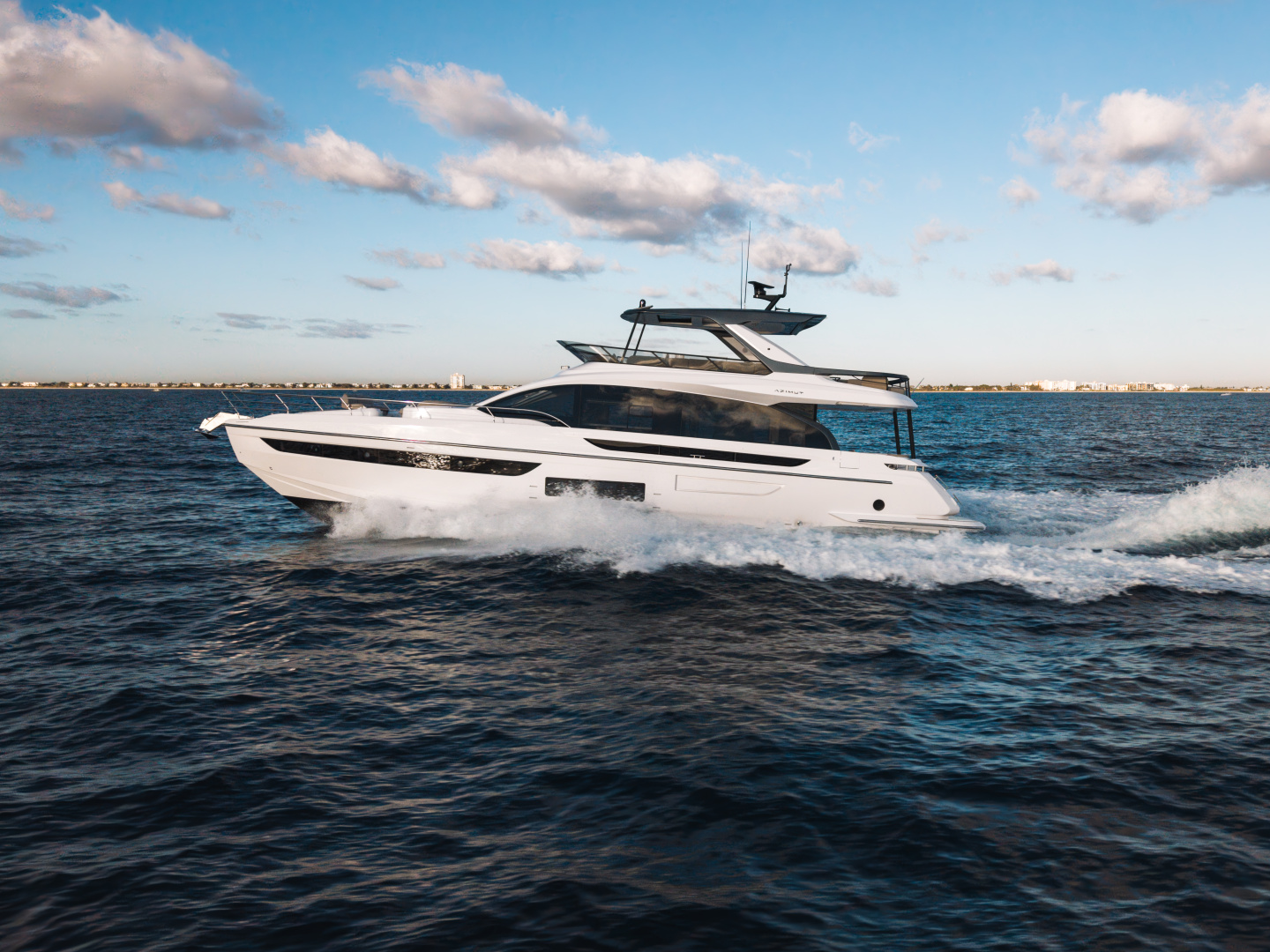 2025 Azimut Fly 72