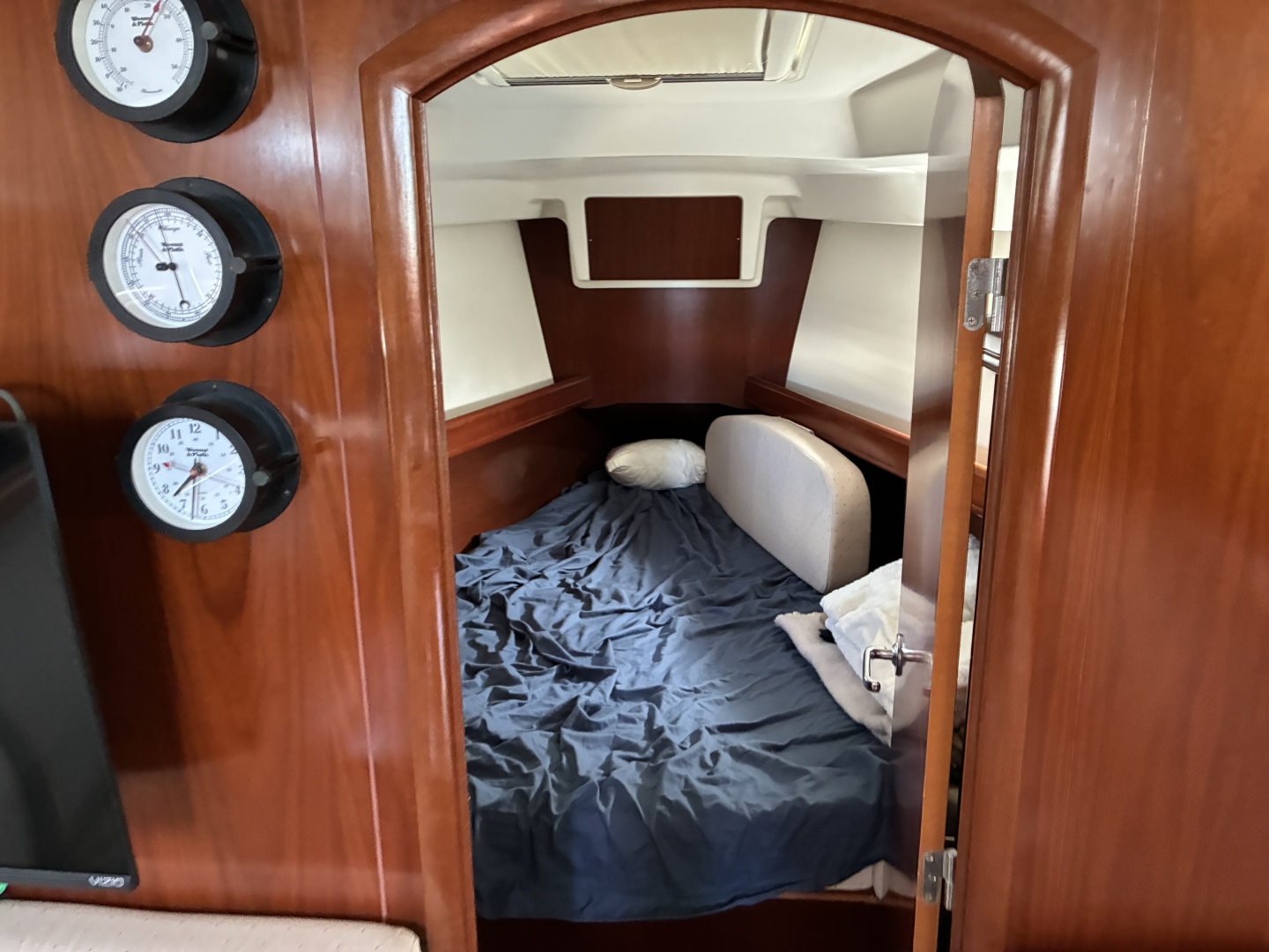 LunaYSol 37ft Beneteau Yacht For Sale LunaYSol 37ft Beneteau Yacht For Sale