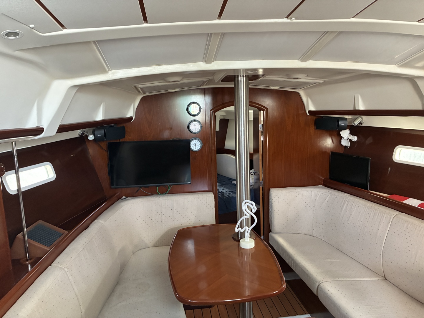 LunaYSol 37ft Beneteau Yacht For Sale LunaYSol 37ft Beneteau Yacht For Sale