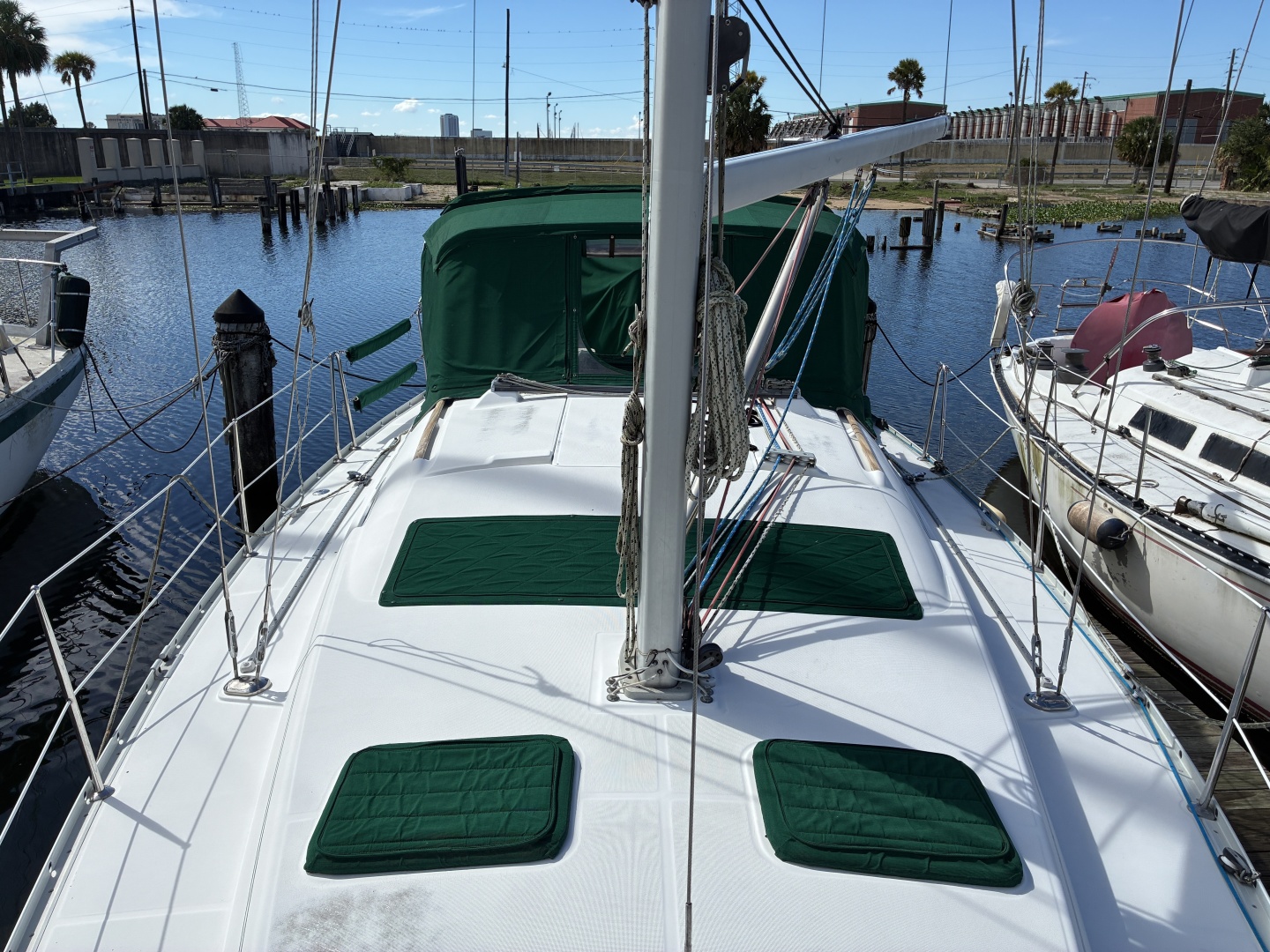2004 Beneteau Oceanis 373 — photograph 5