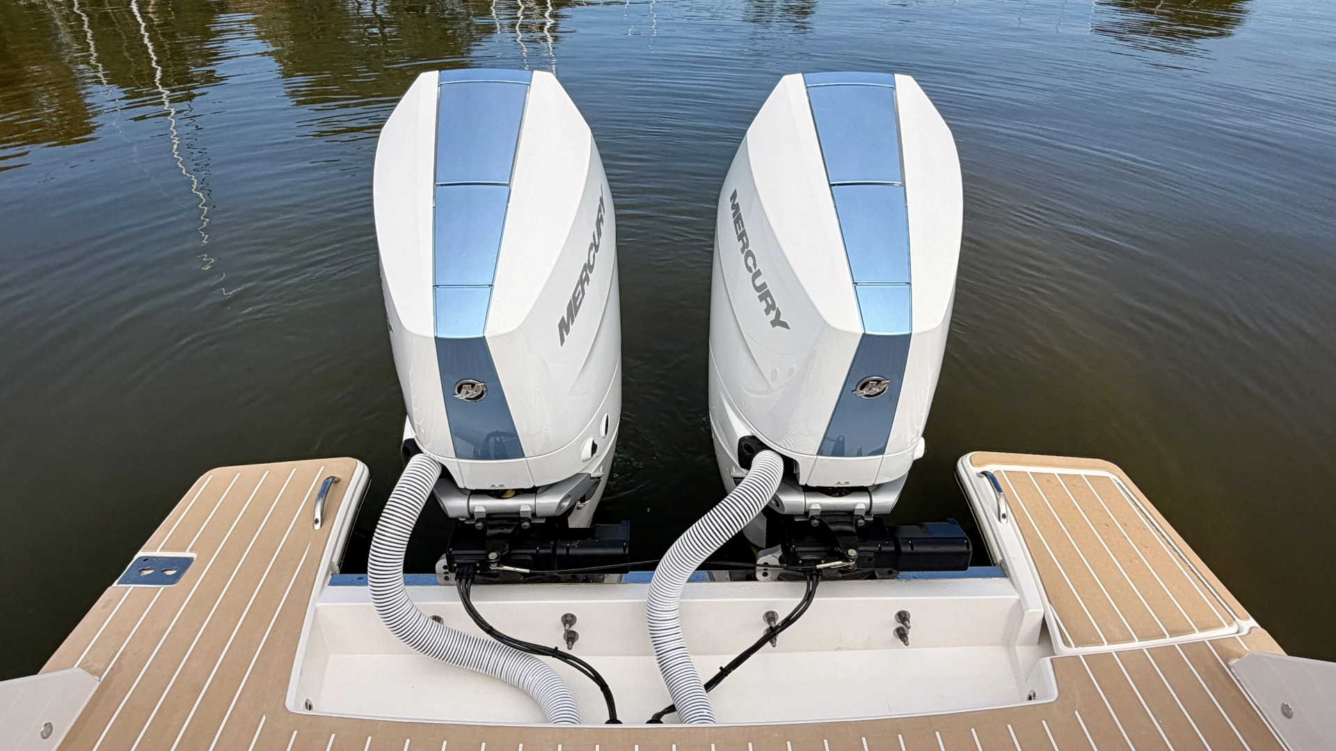 Tiara Yachts 34 LX Yacht For Sale