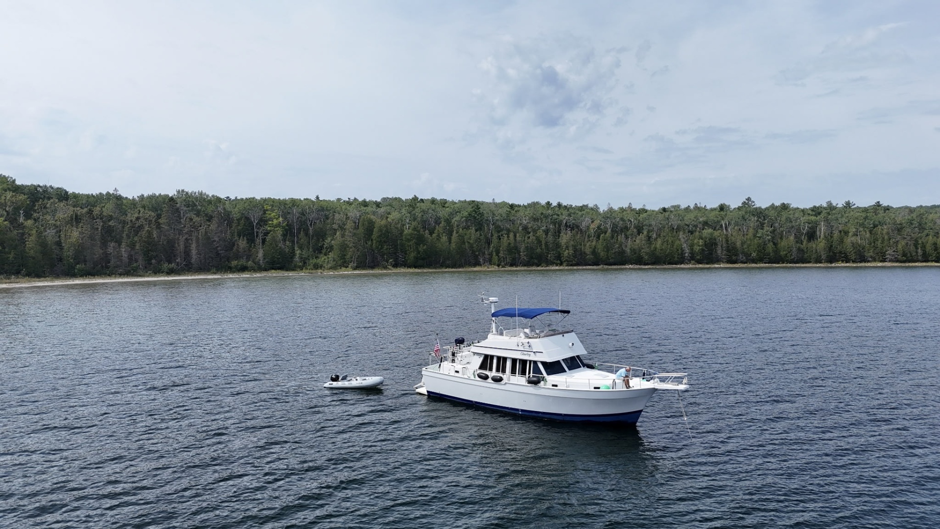 2001 Mainship 43 Trawler Aft Cabin — photograph 2