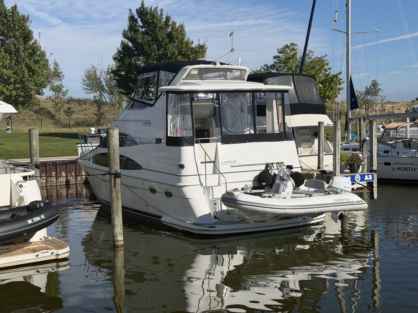 2000 Carver 396 Motor Yacht