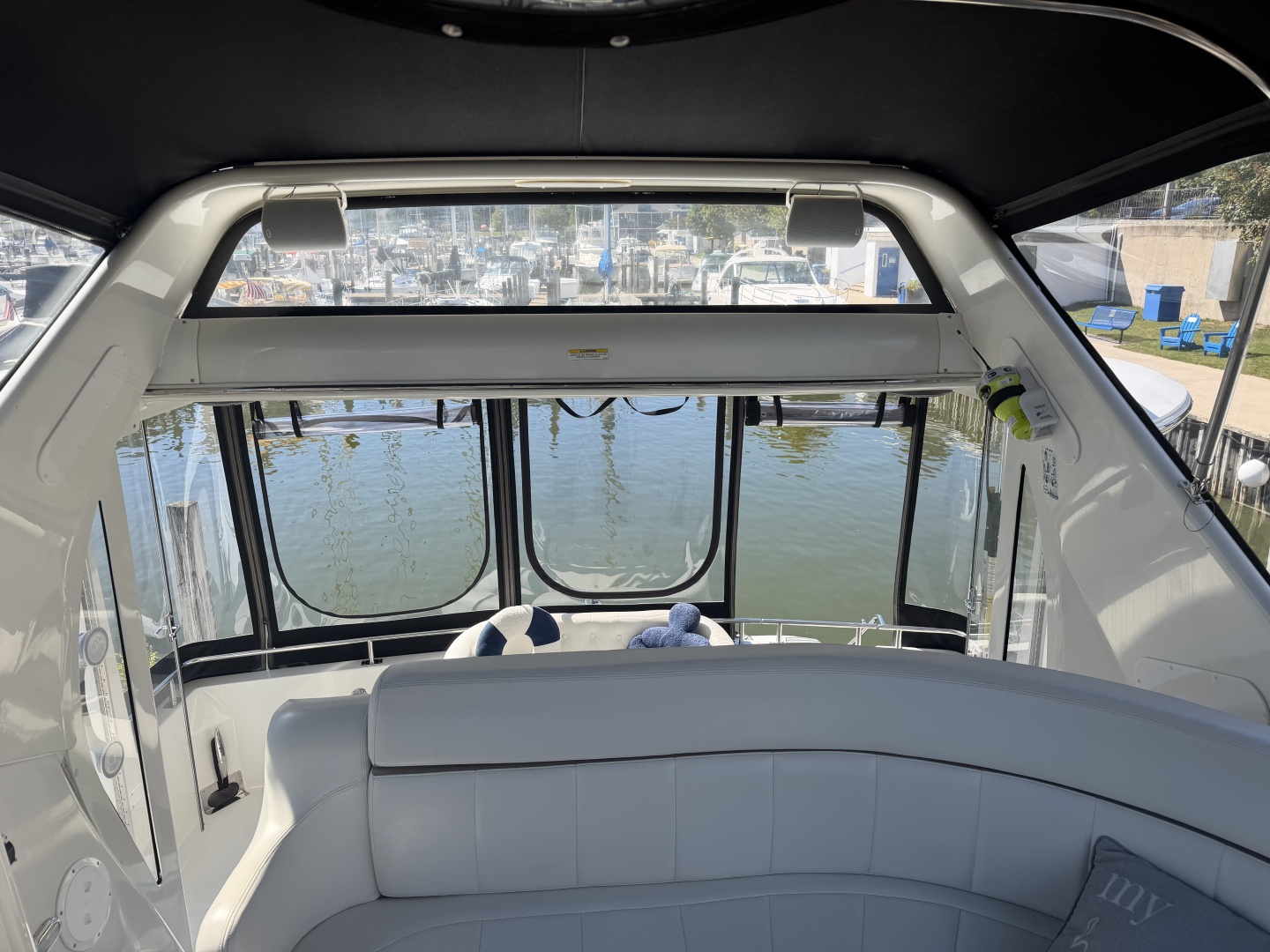2000 Carver 396 Motor Yacht