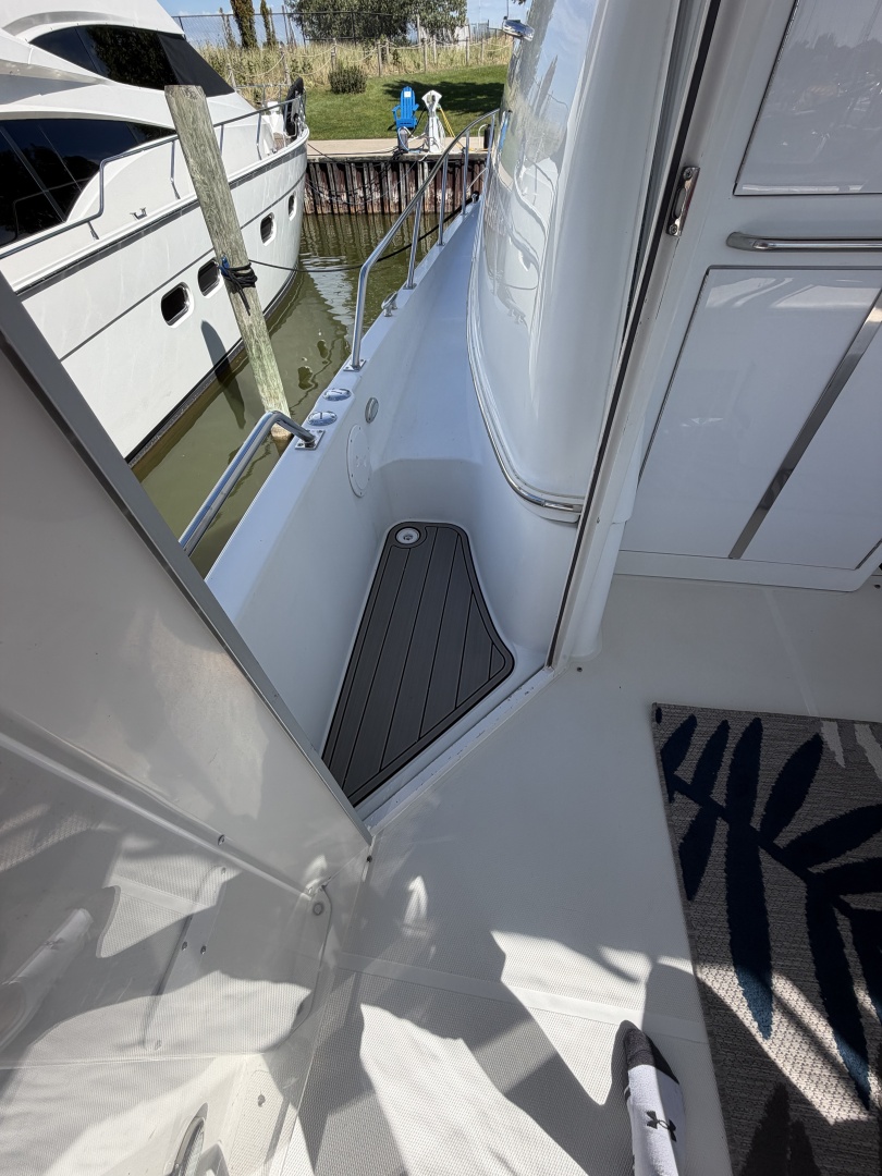 OUR HAVEN 39ft Carver Yacht For Sale