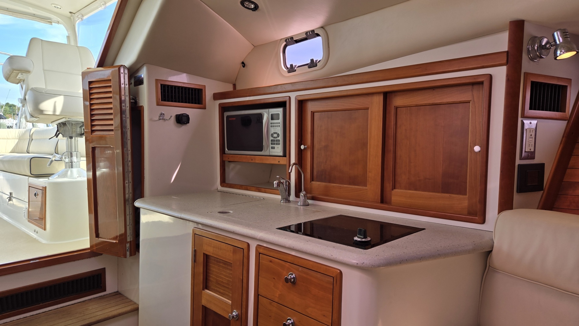 TRUE LOVE 29ft MJM Yacht For Sale