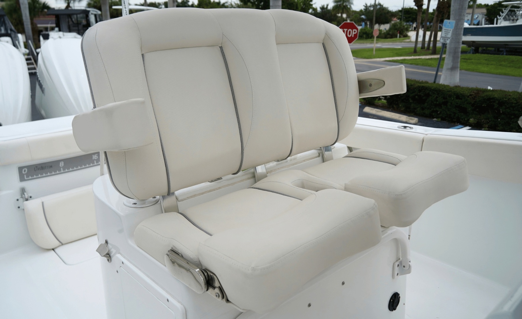 27ft Sea Hunt Yacht For Sale