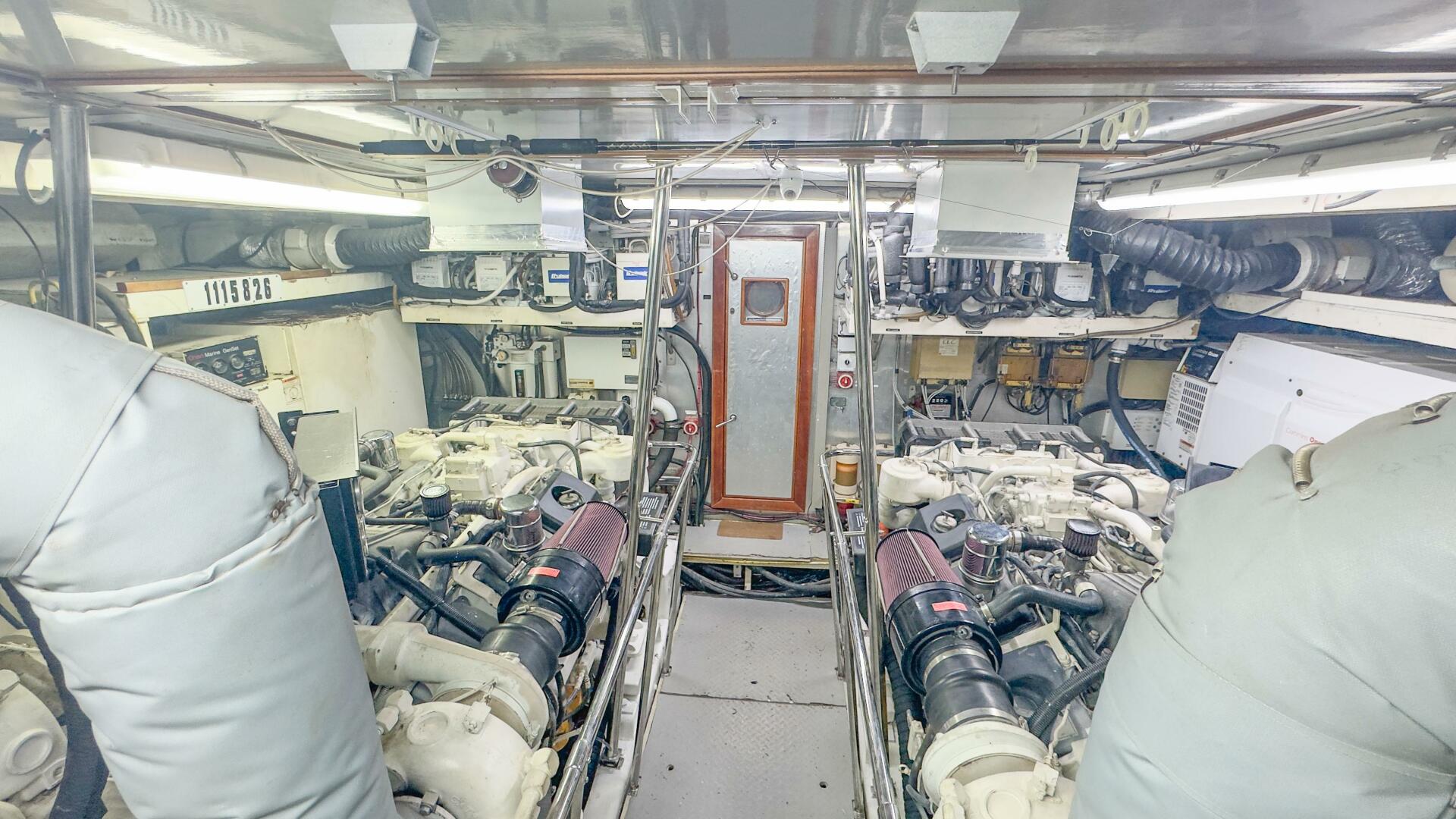2001 Motor Yacht 82MY