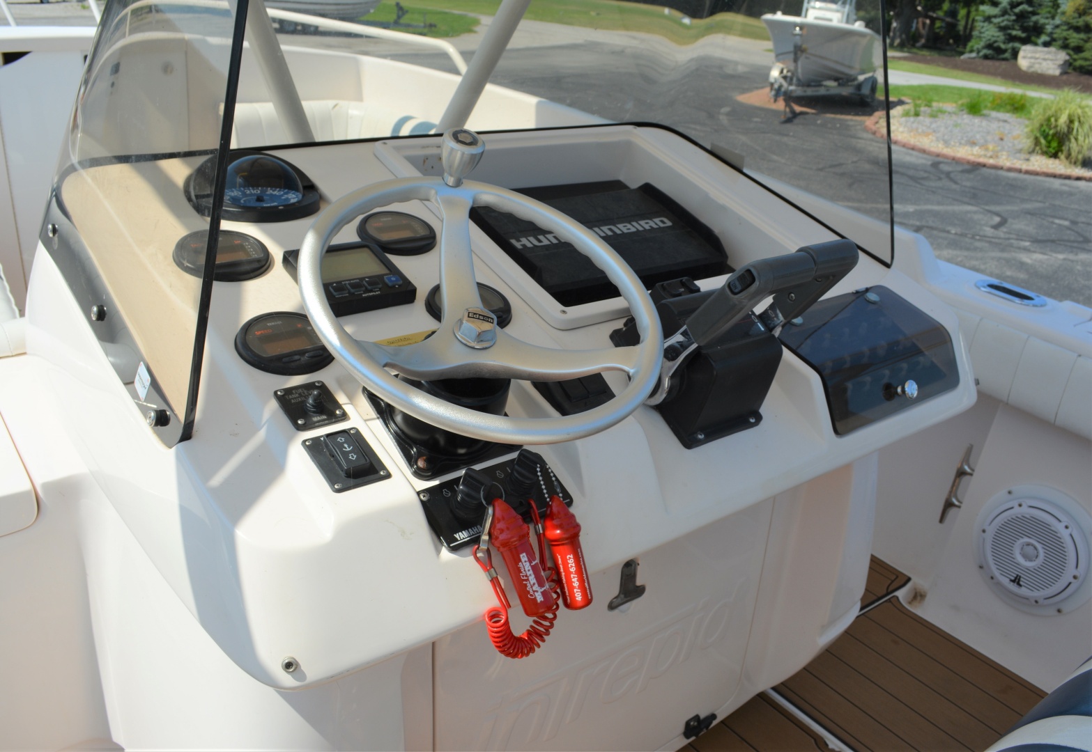 32ft Intrepid Yacht For Sale