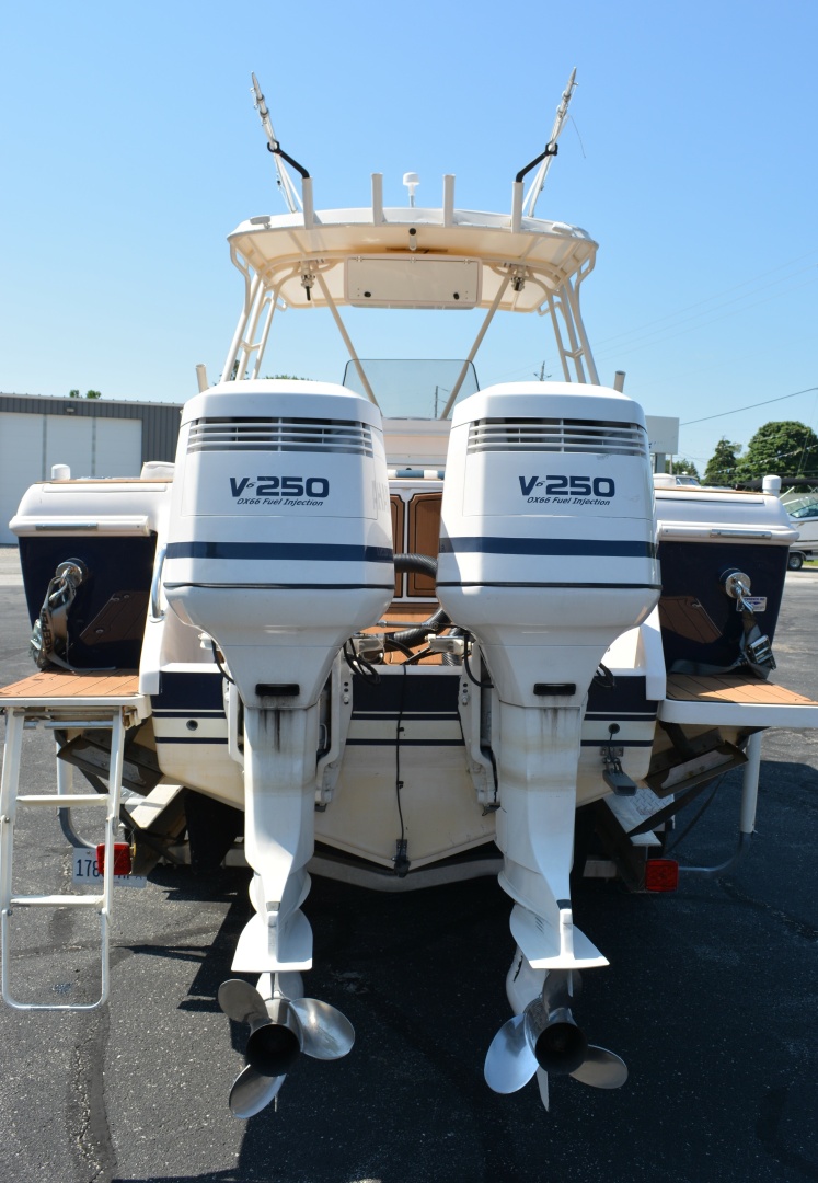 32ft Intrepid Yacht For Sale