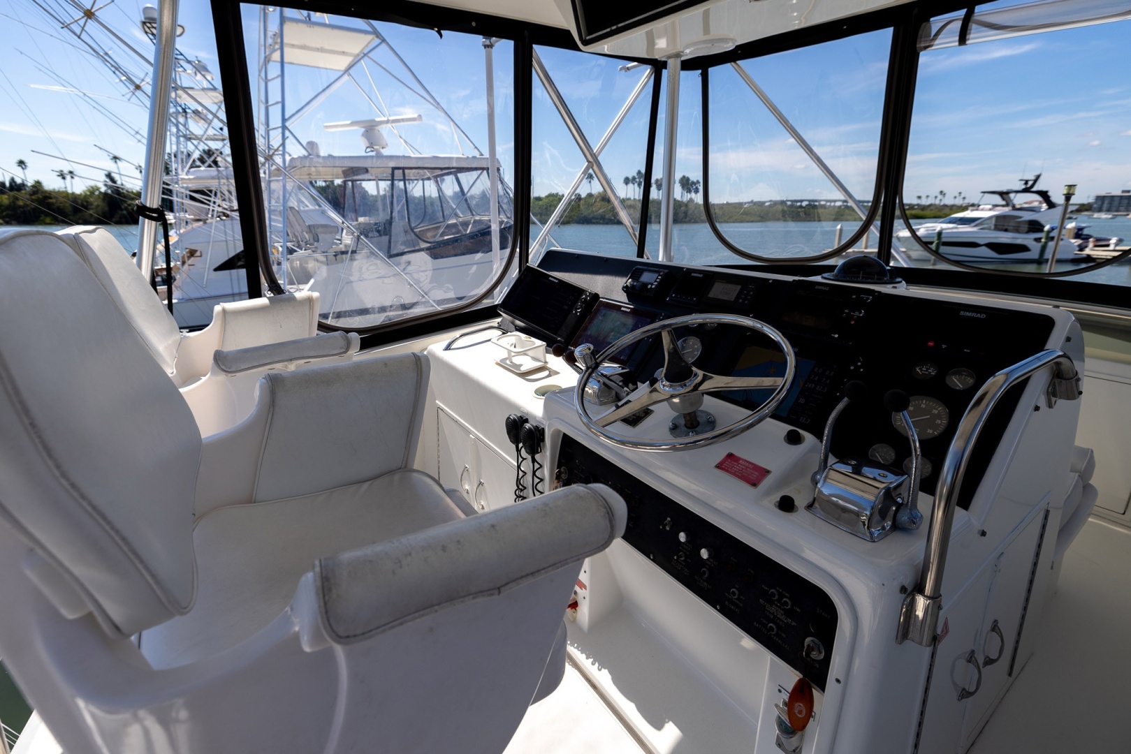 LINE UP 43ft Hatteras Yacht For Sale