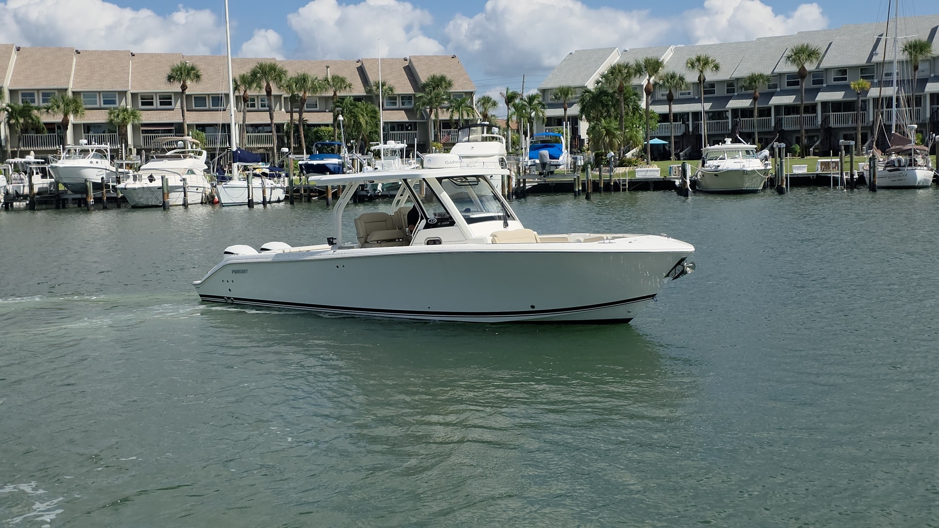 2019 Pursuit 328 Sport