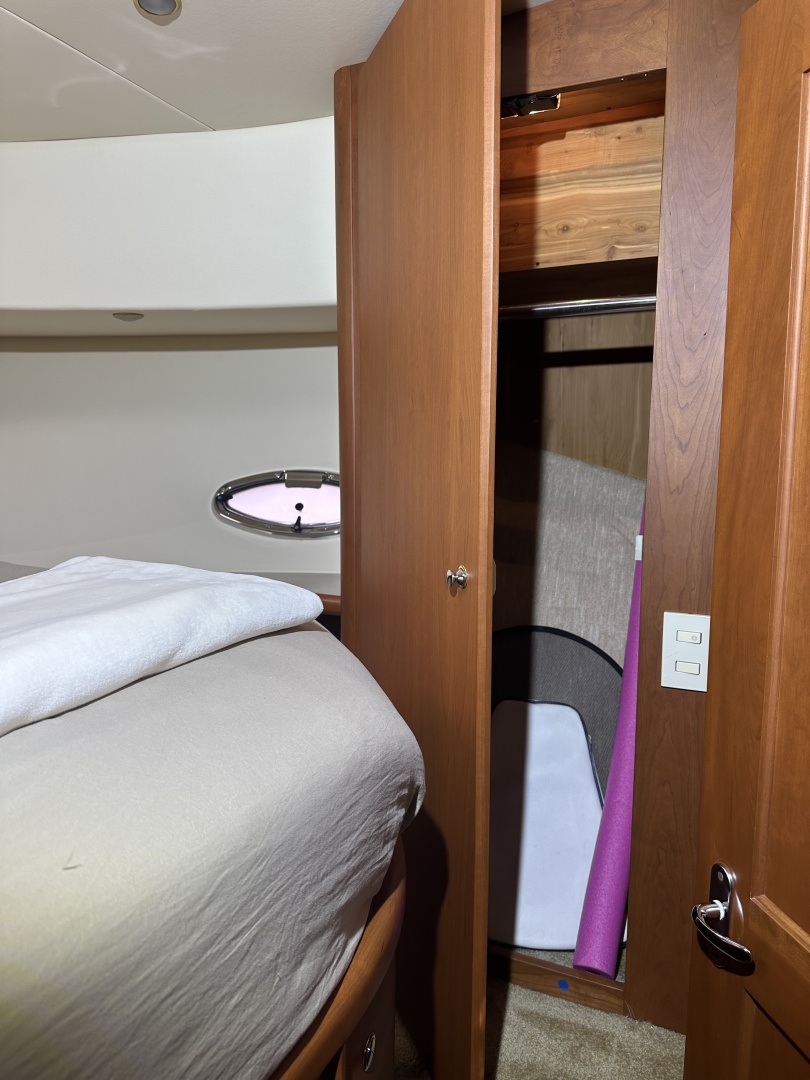 Anchors Oy Vay 43ft Silverton Yacht For Sale