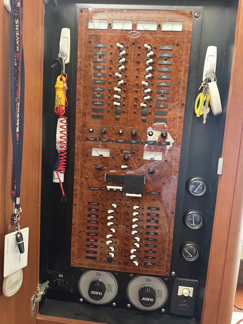 Anchors Oy Vay 43ft Silverton Yacht For Sale
