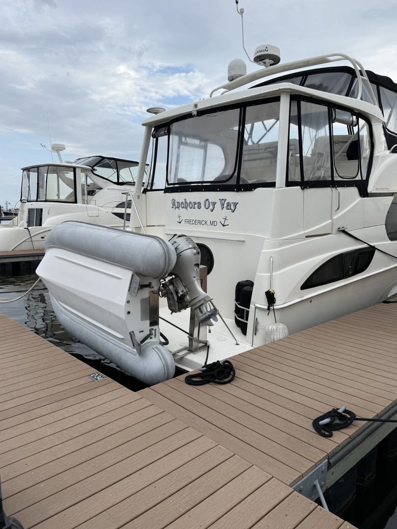 2005 Silverton 43 Motor Yacht — photograph 3