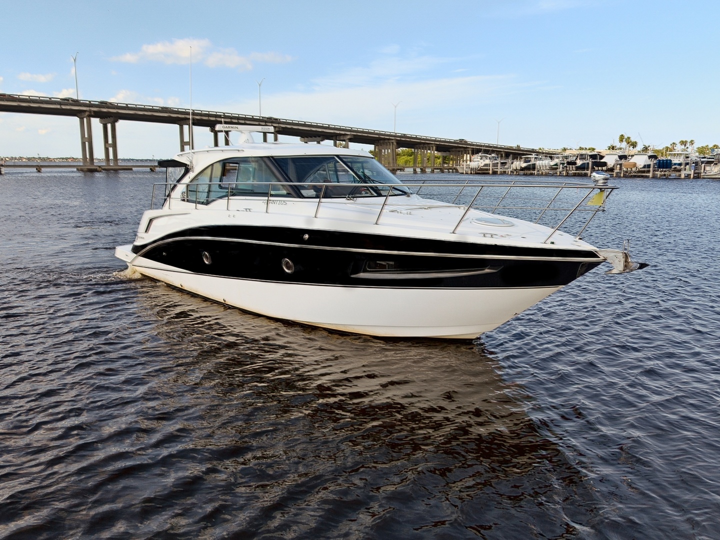 2016 Cruisers Yachts 41 Cantius
