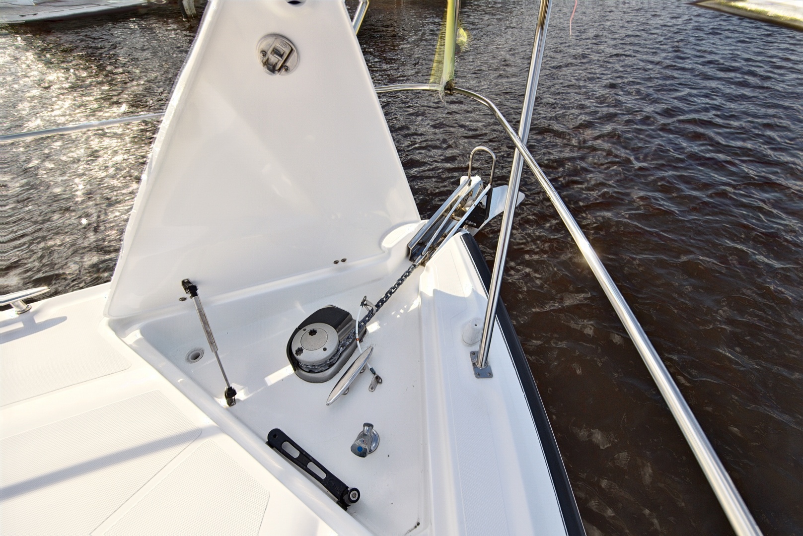 2016 Cruisers Yachts 