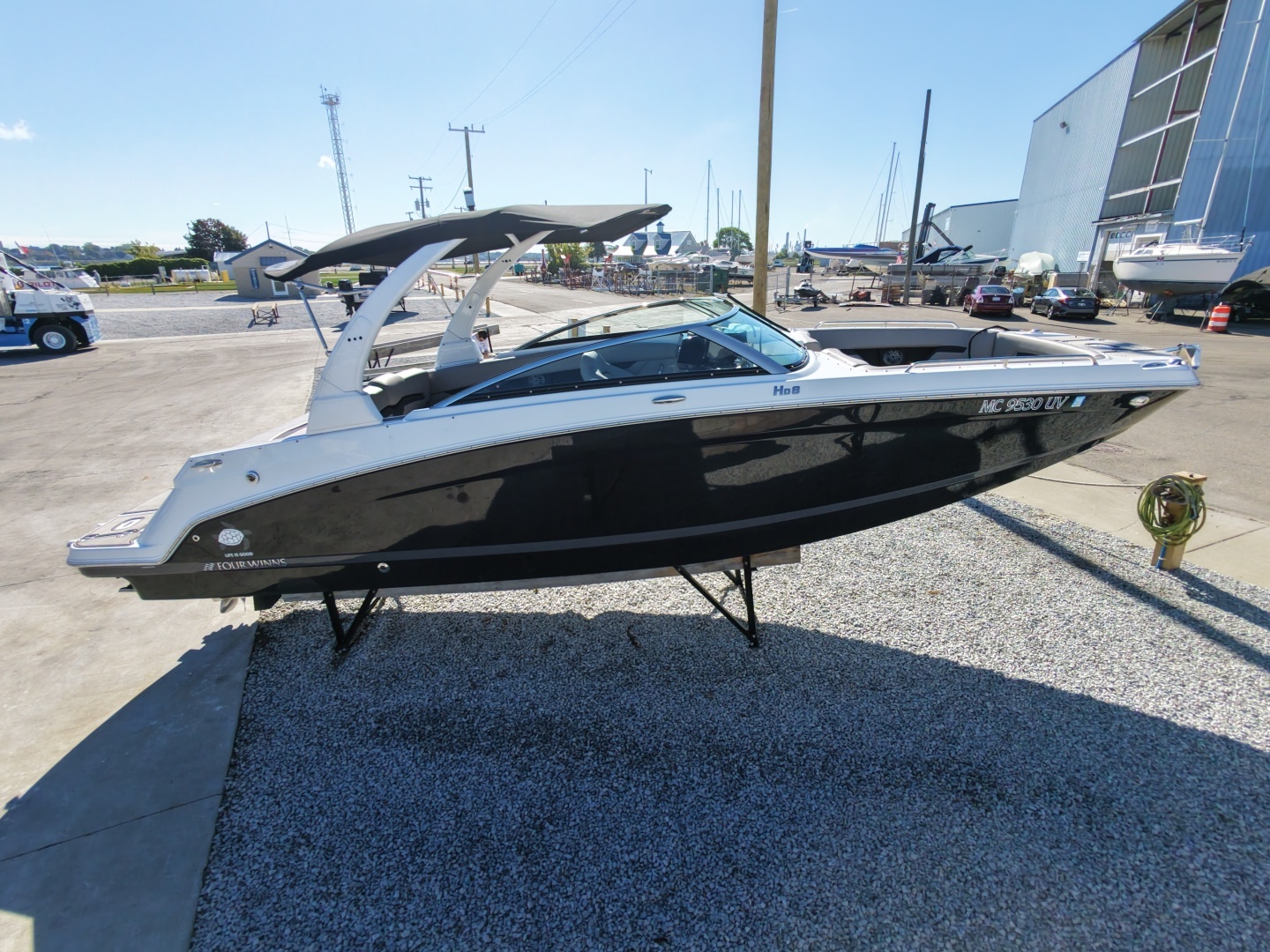 2022 Four Winns HD8 — photograph 3