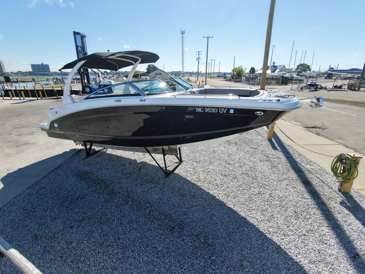 2022 Four Winns HD8