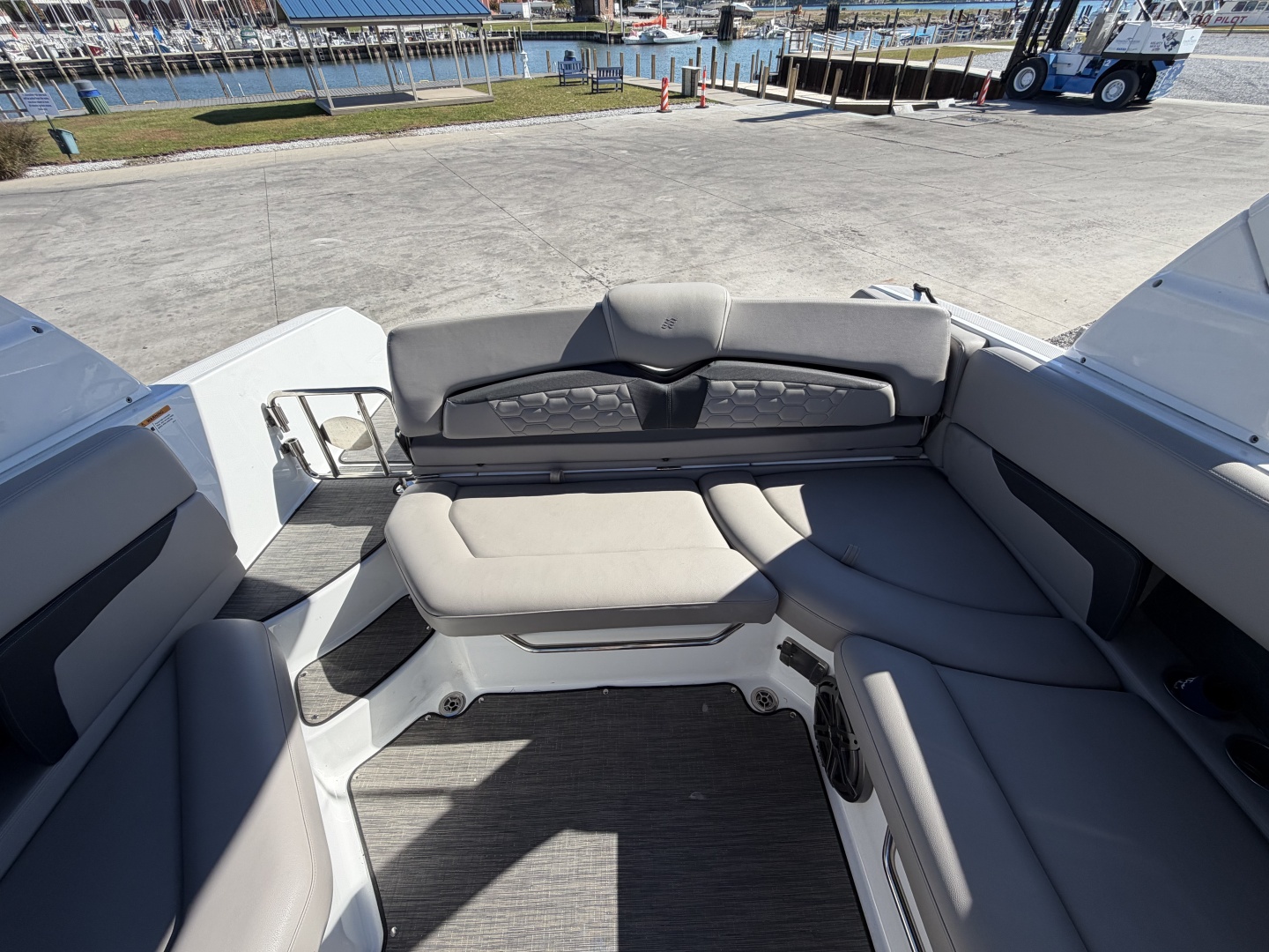 2022 Four Winns HD8