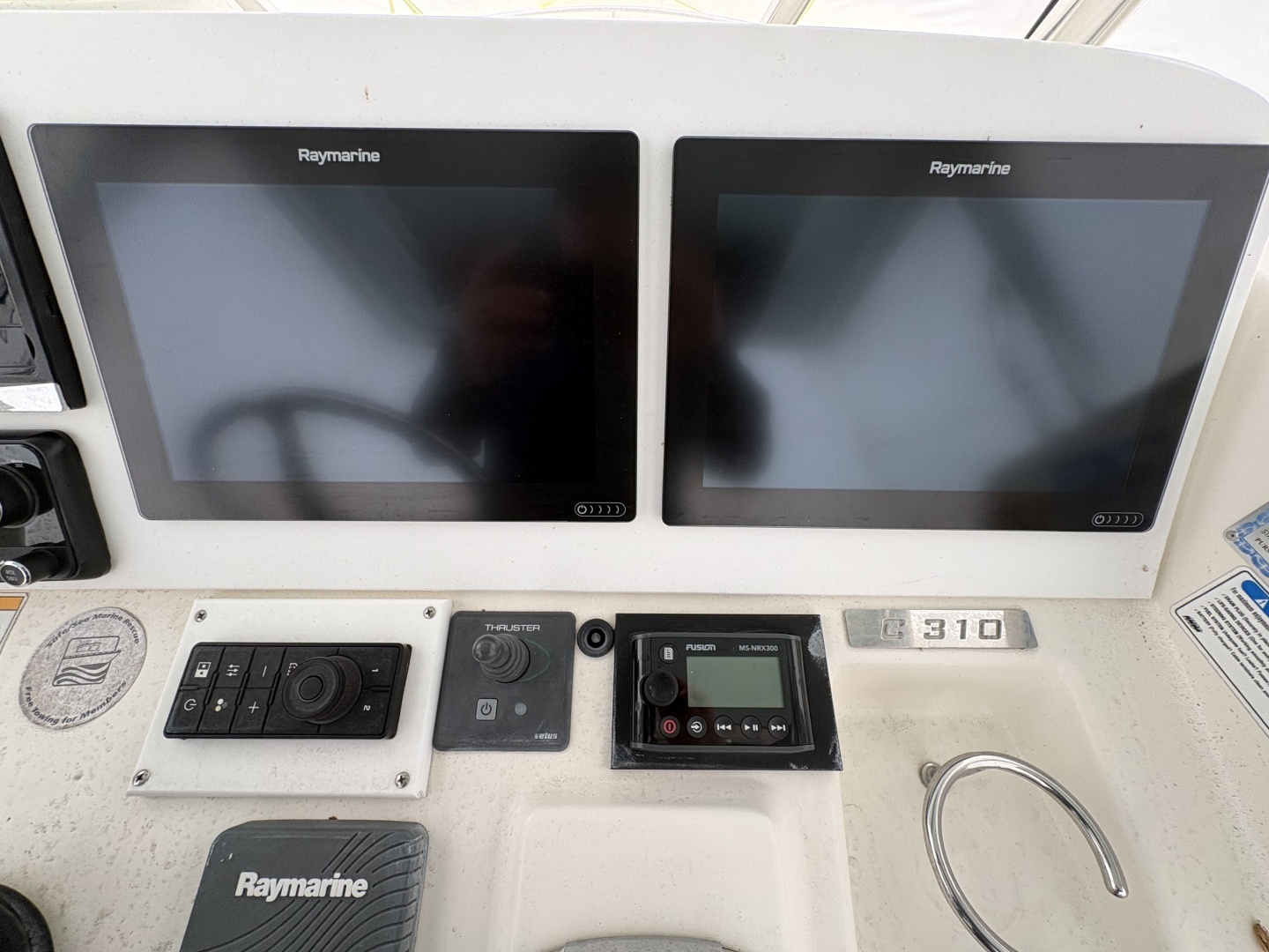 Messfolio 31ft Pursuit Yacht For Sale