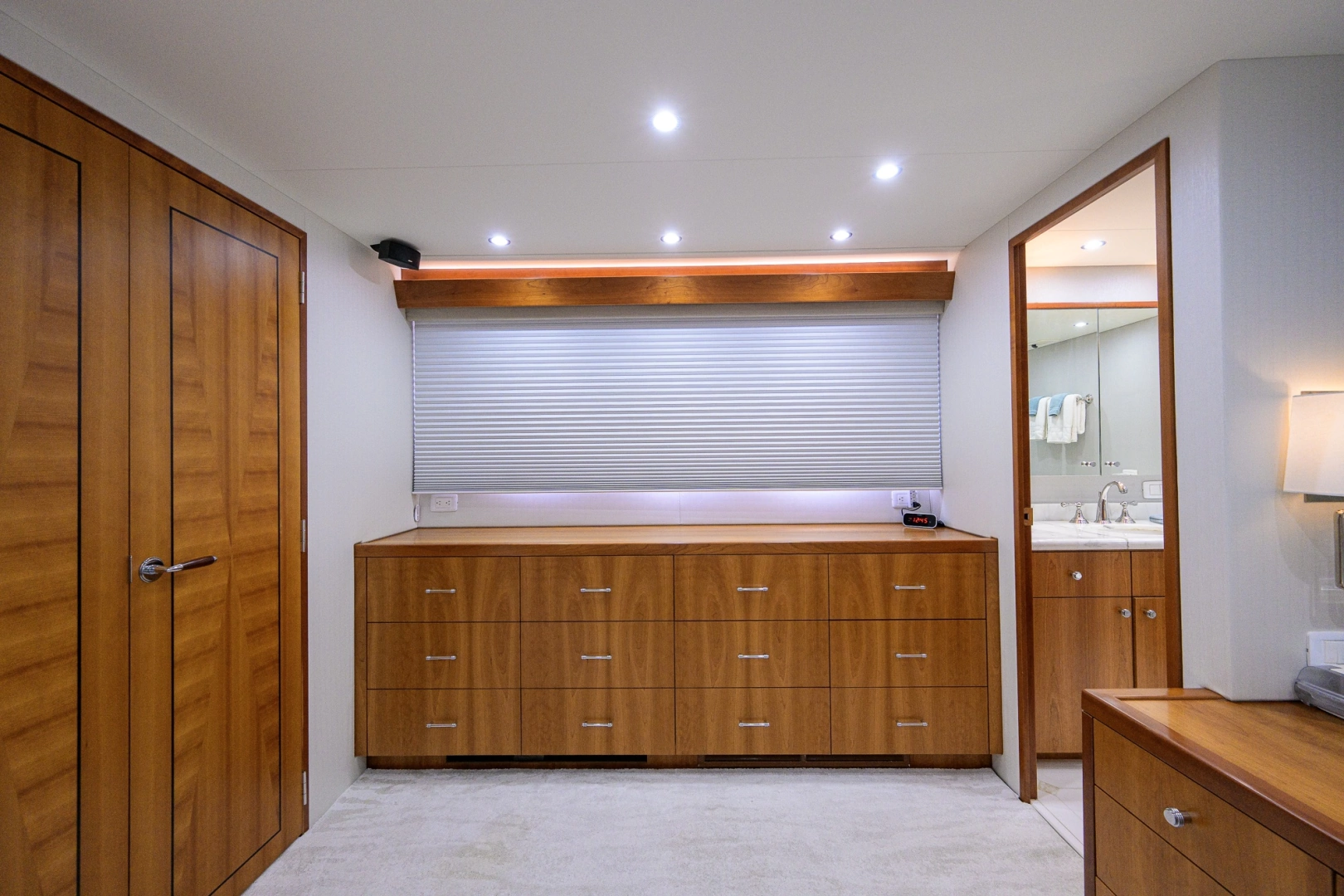 Hatteras 80 Motor Yacht Yacht For Sale