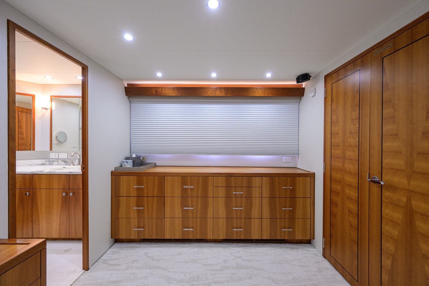 2013 Hatteras 80 Motor Yacht