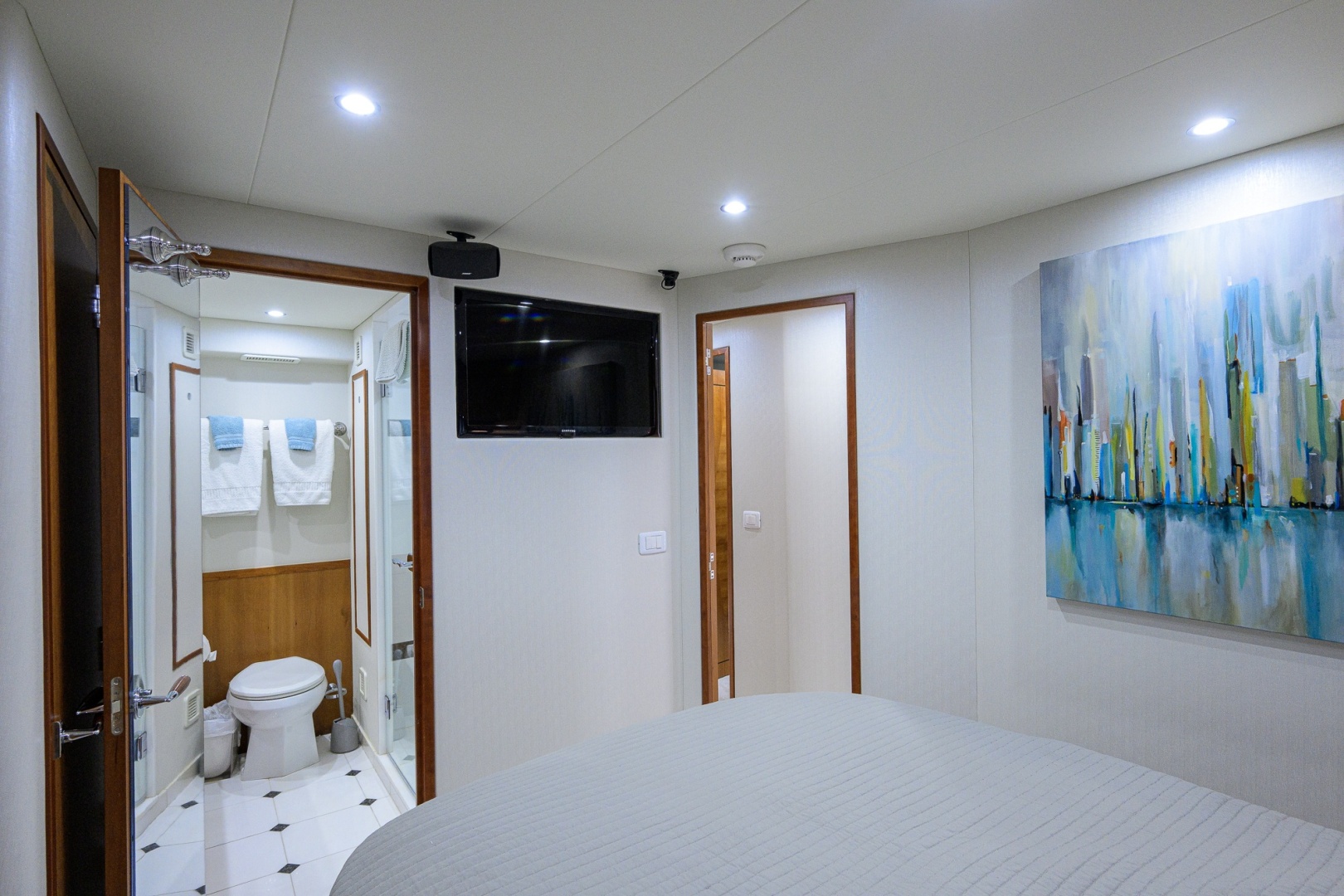 WENDY I 80ft Hatteras Yacht For Sale WENDY I 80ft Hatteras Yacht For Sale