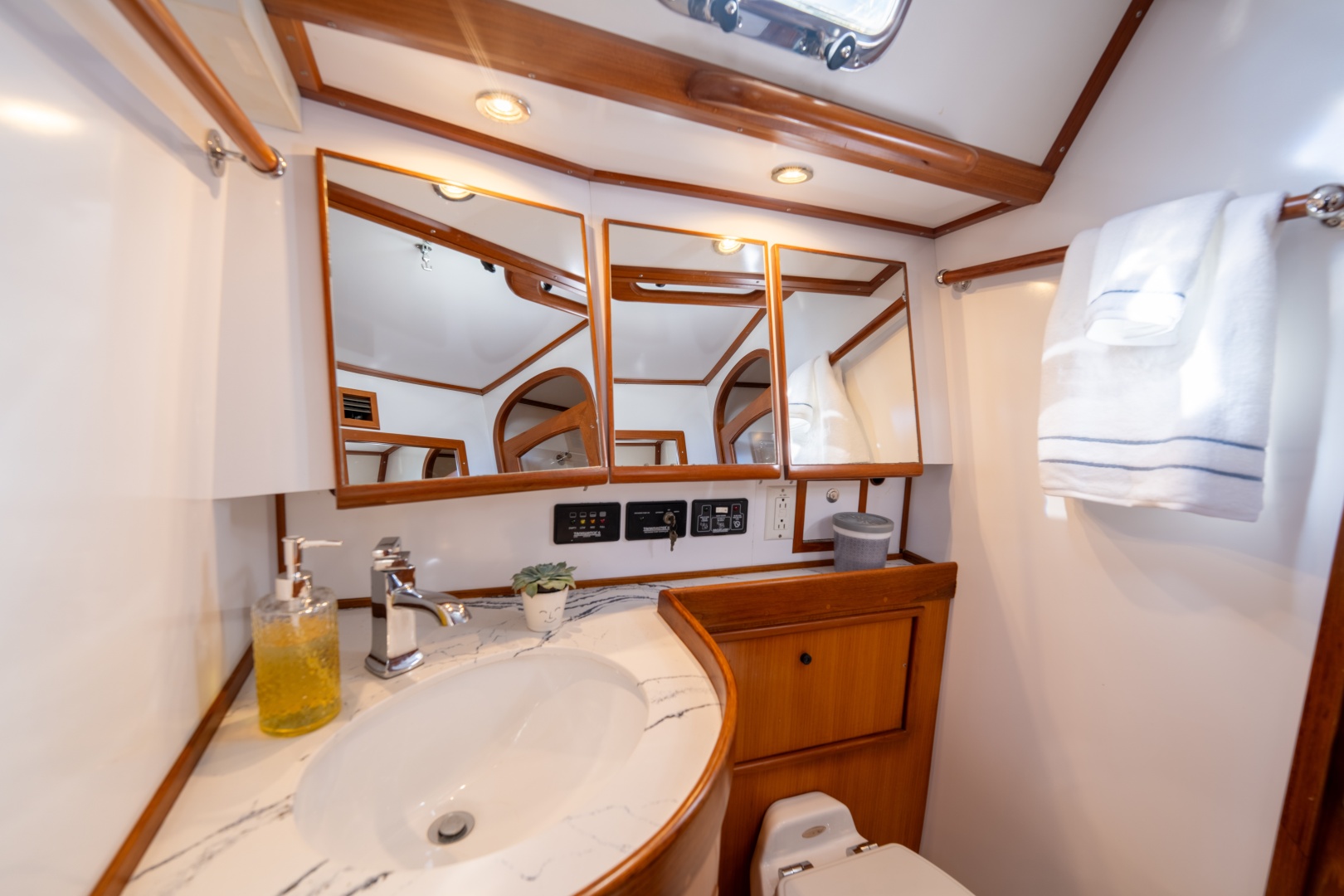 Andiamo 54ft Hylas Yacht For Sale