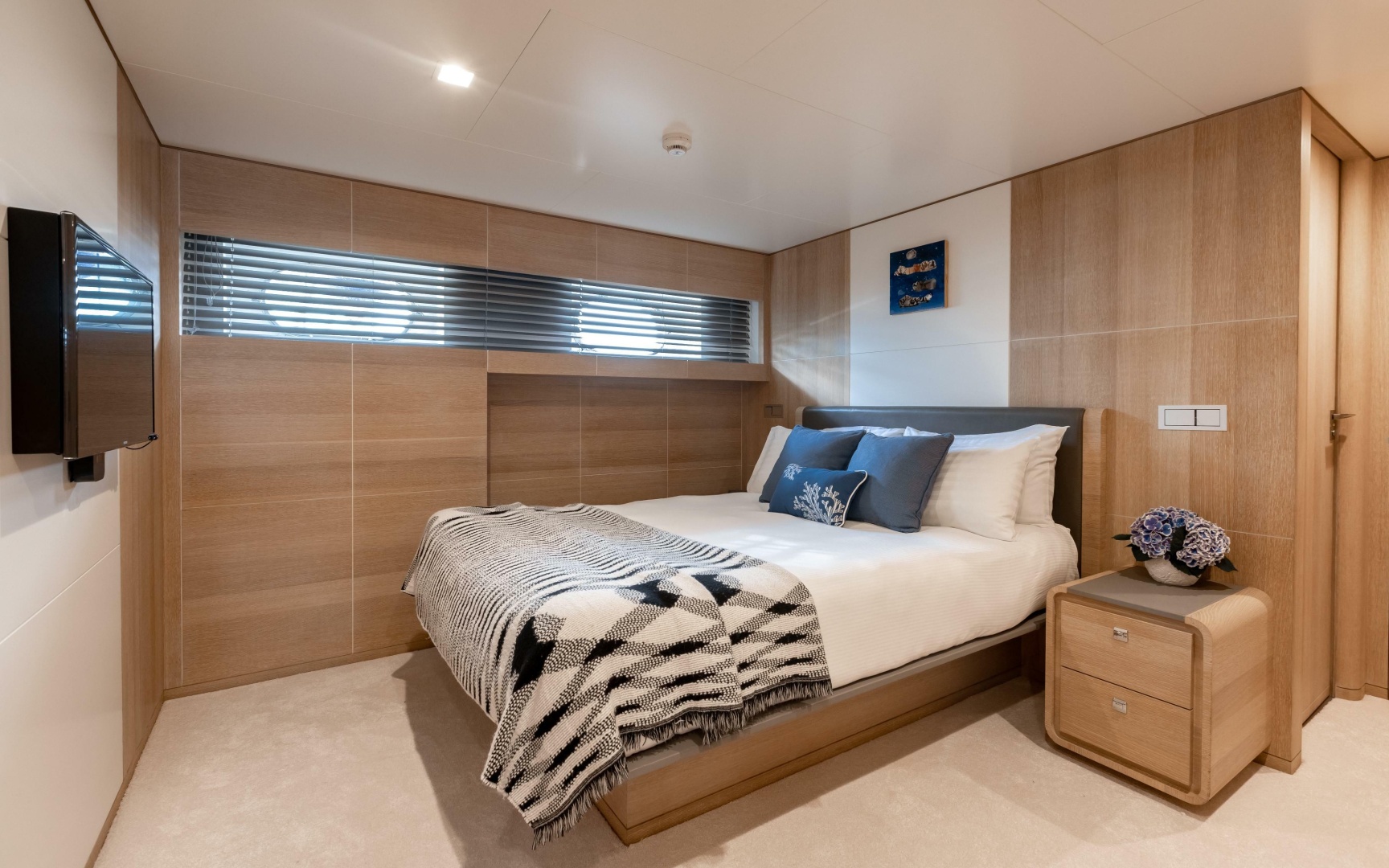SANCTUARY 109ft Lynx Yacht For Sale
