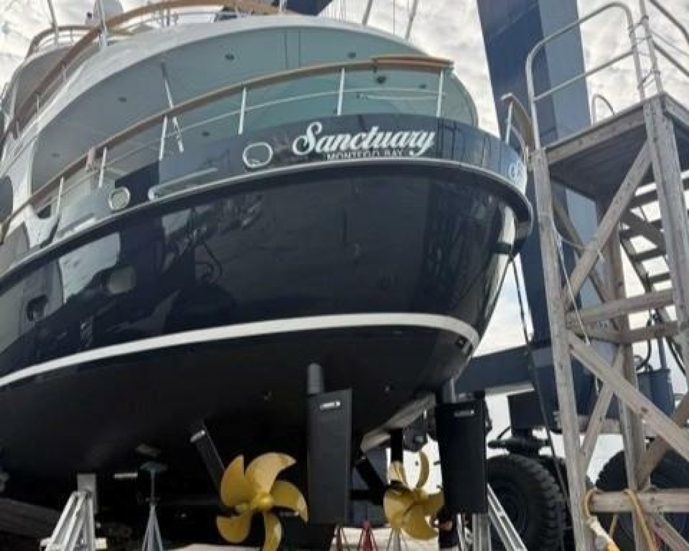 SANCTUARY 109ft Lynx Yacht For Sale