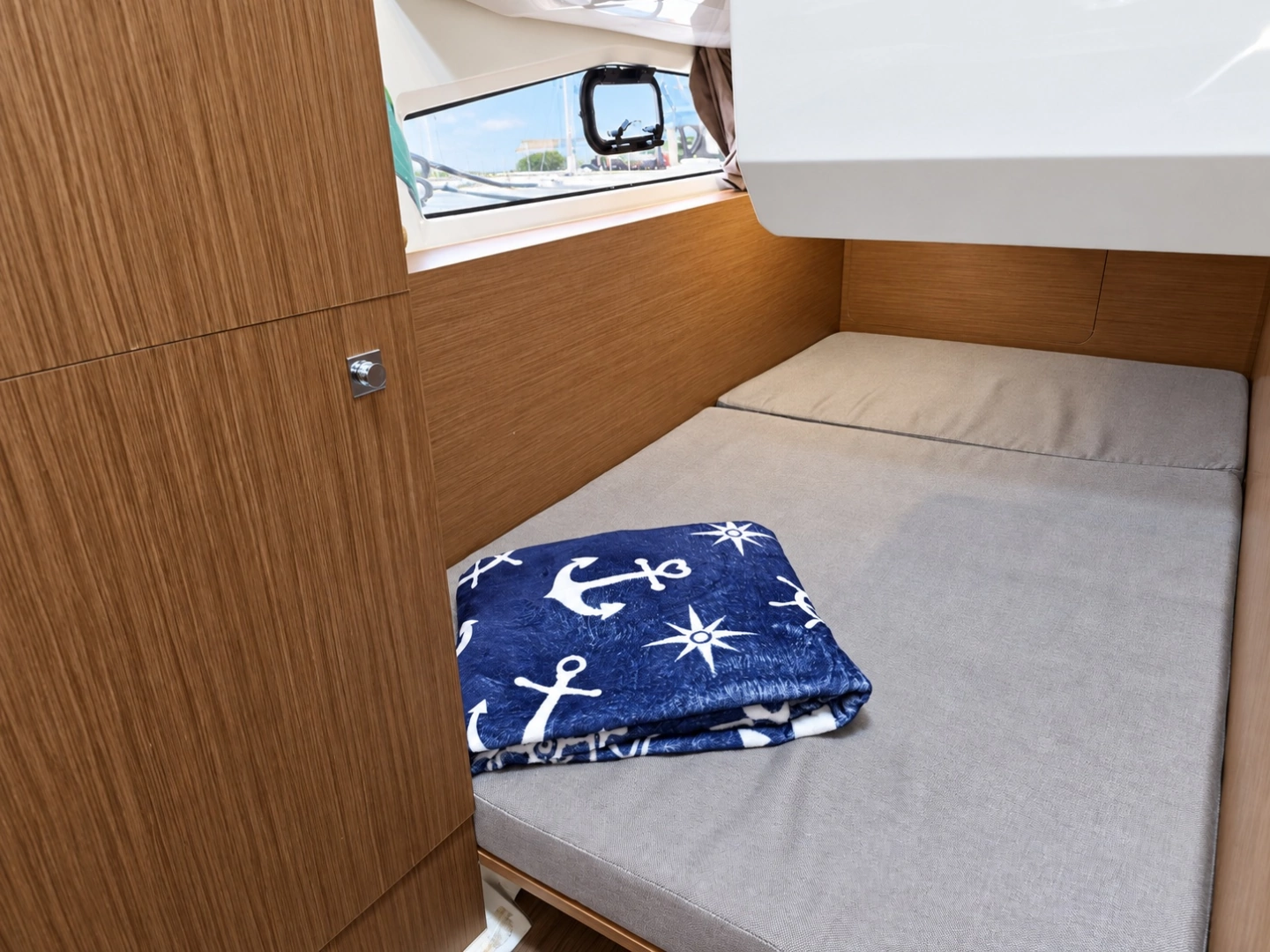 Jeanneau NC 1095 Yacht For Sale
