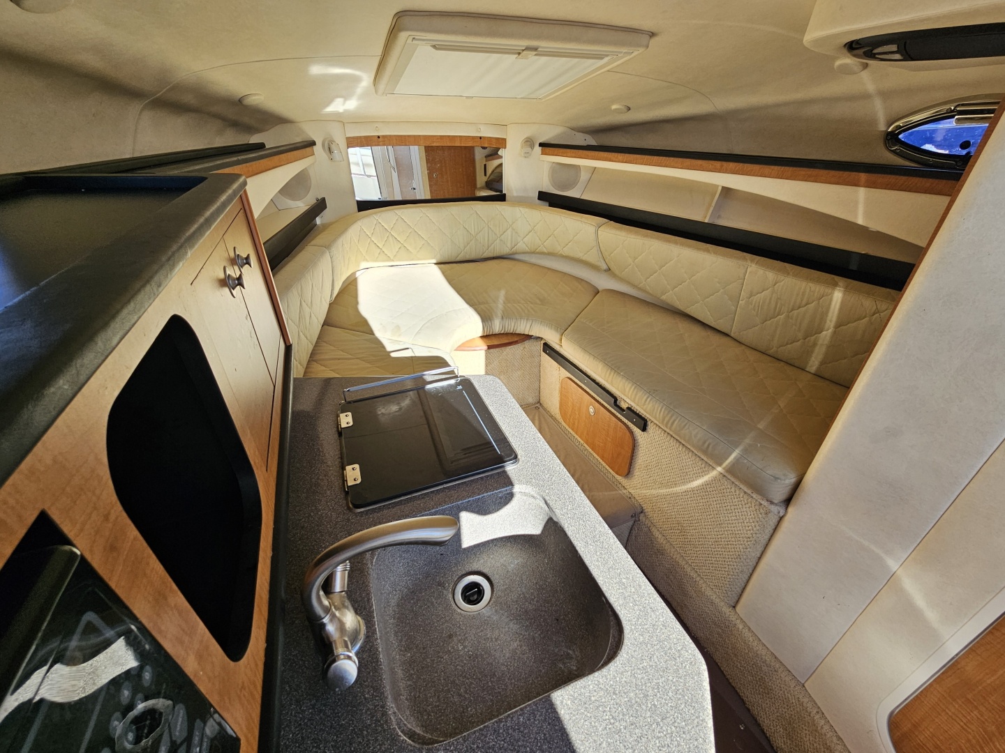 26ft Sea Ray Yacht For Sale