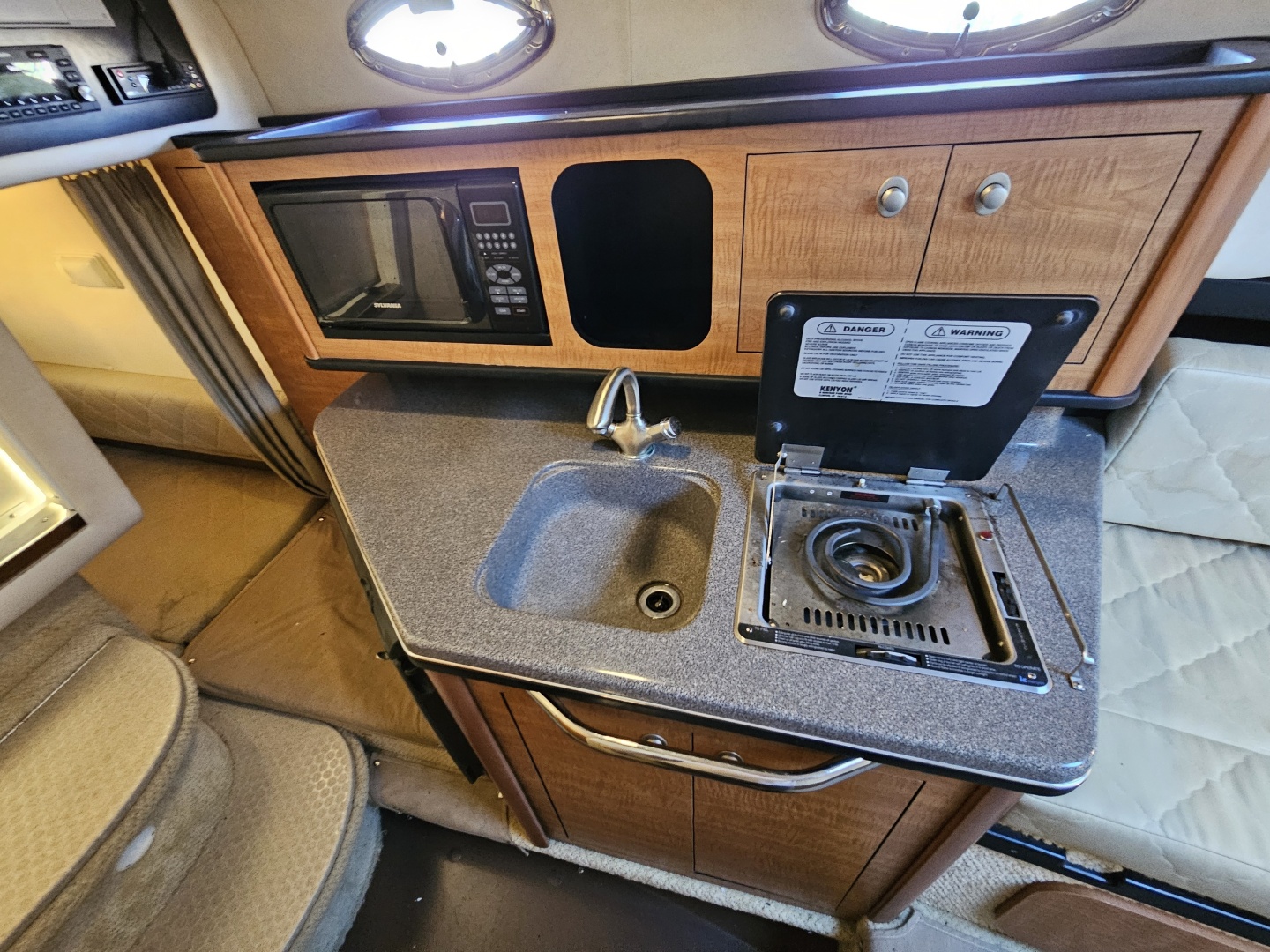 26ft Sea Ray Yacht For Sale