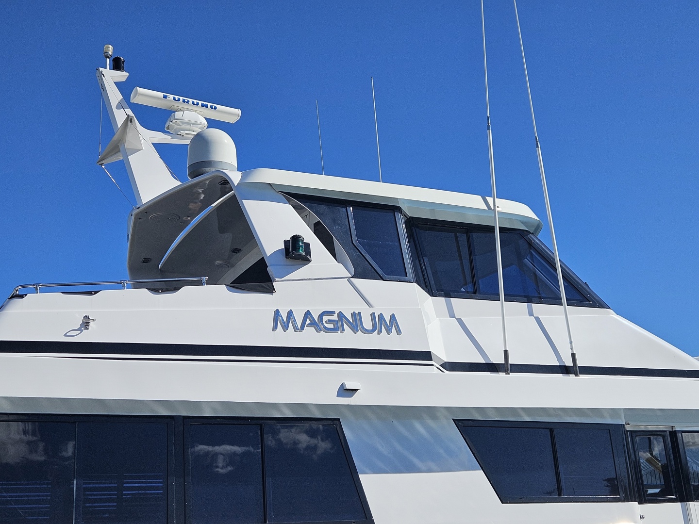 1991 Hatteras 70 Cockpit Motor Yacht — photograph 5
