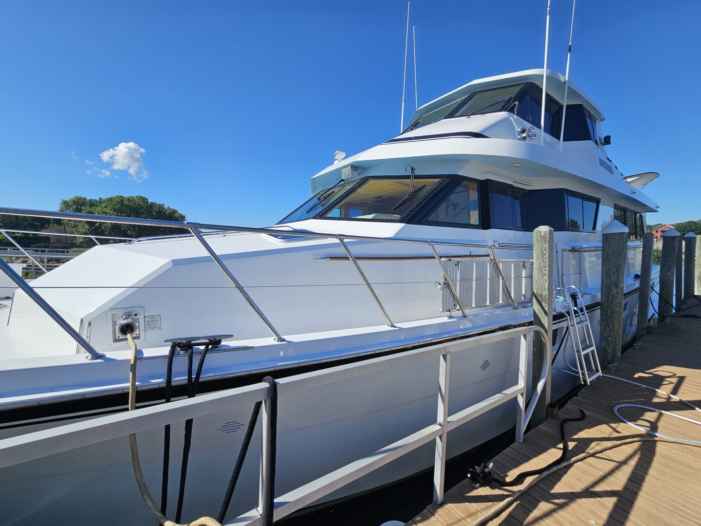 1991 Hatteras 70 Cockpit Motor Yacht