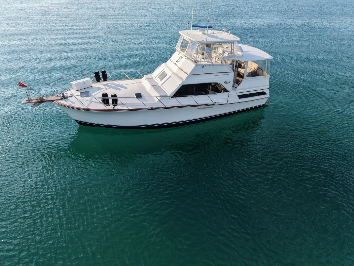 1985 Ocean Yachts 46 Sunliner — photograph 3