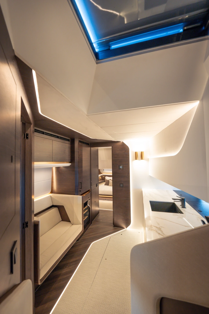 Vanquish Yachts VQ70 Yacht For Sale