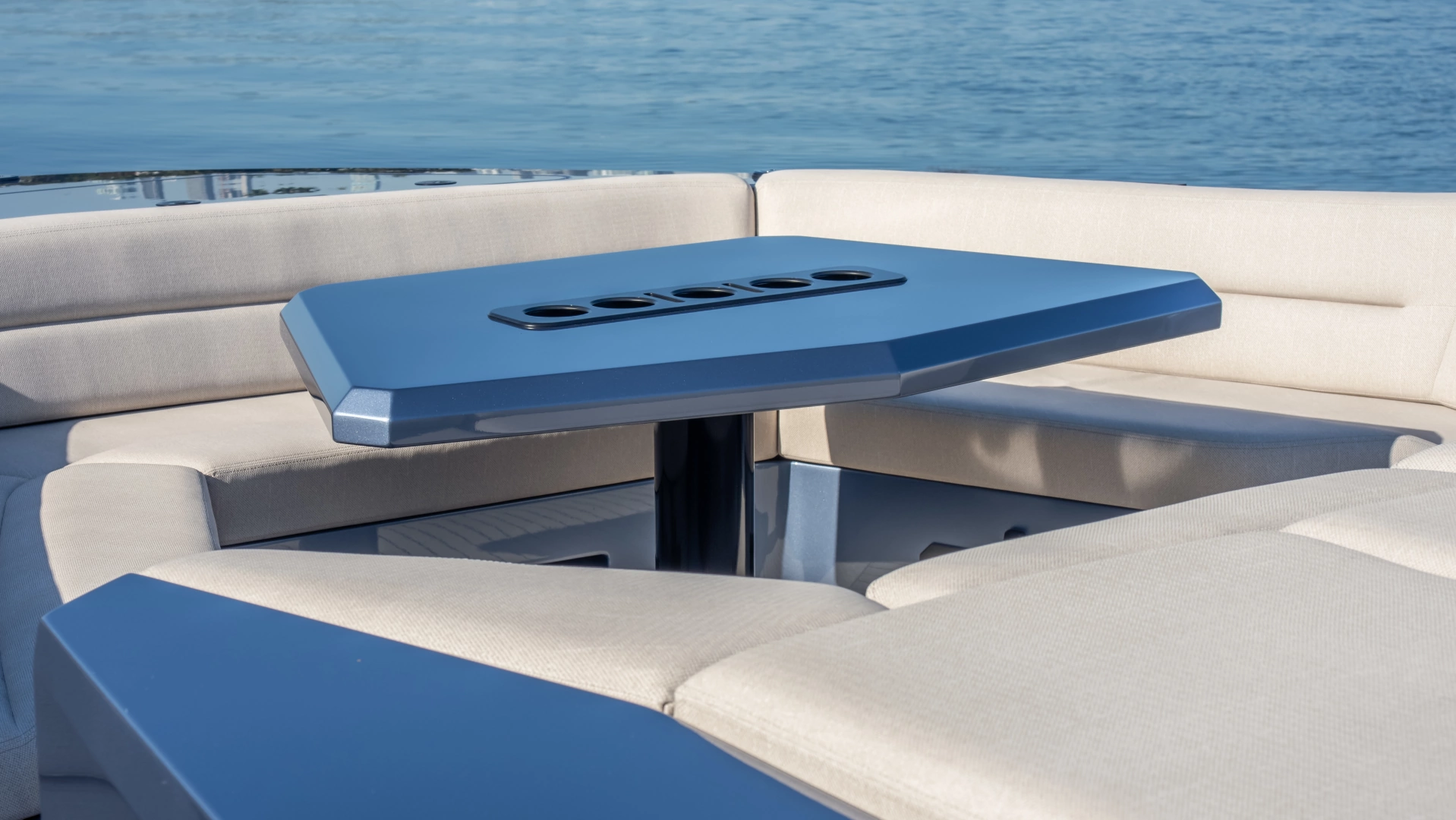 Vanquish Yachts VQ70 Yacht For Sale