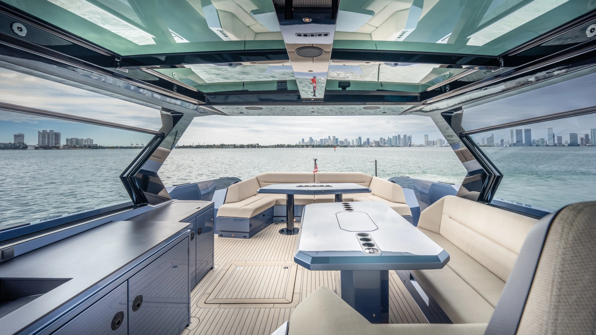 Vanquish Yachts VQ70 Yacht For Sale