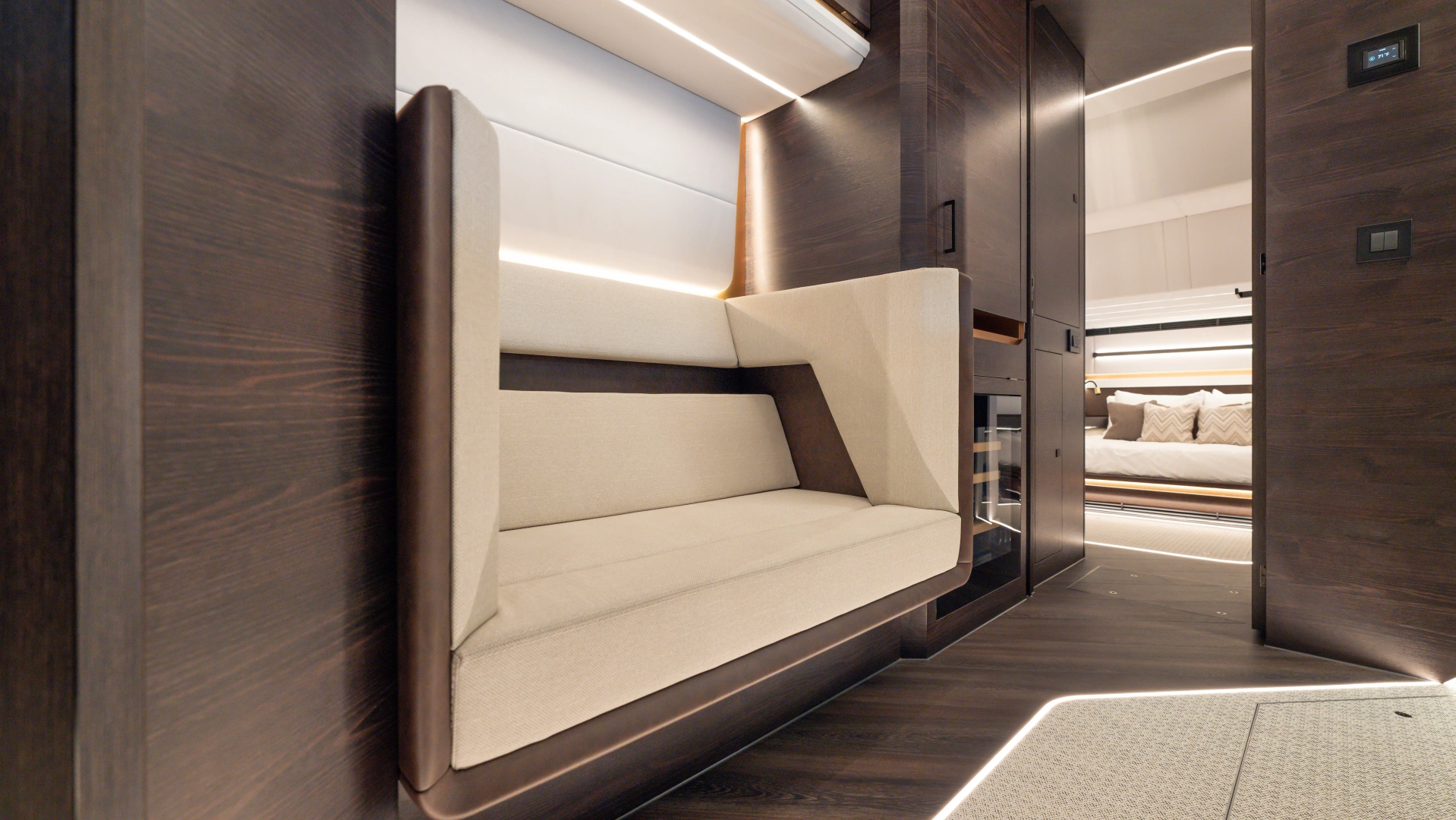 Vanquish Yachts VQ70 Yacht For Sale