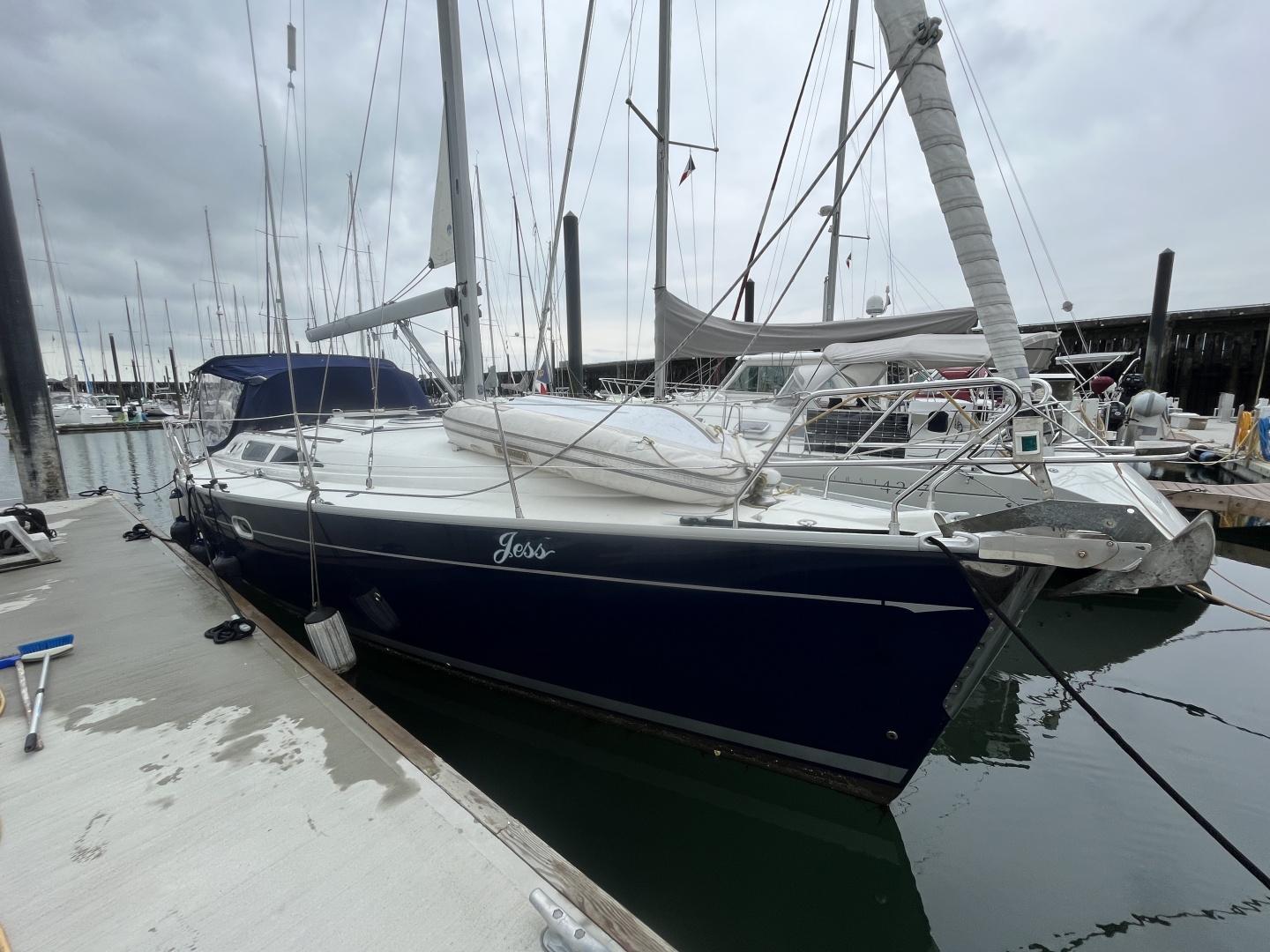 2002 Jeanneau Sun Odyssey 40 — photograph 3