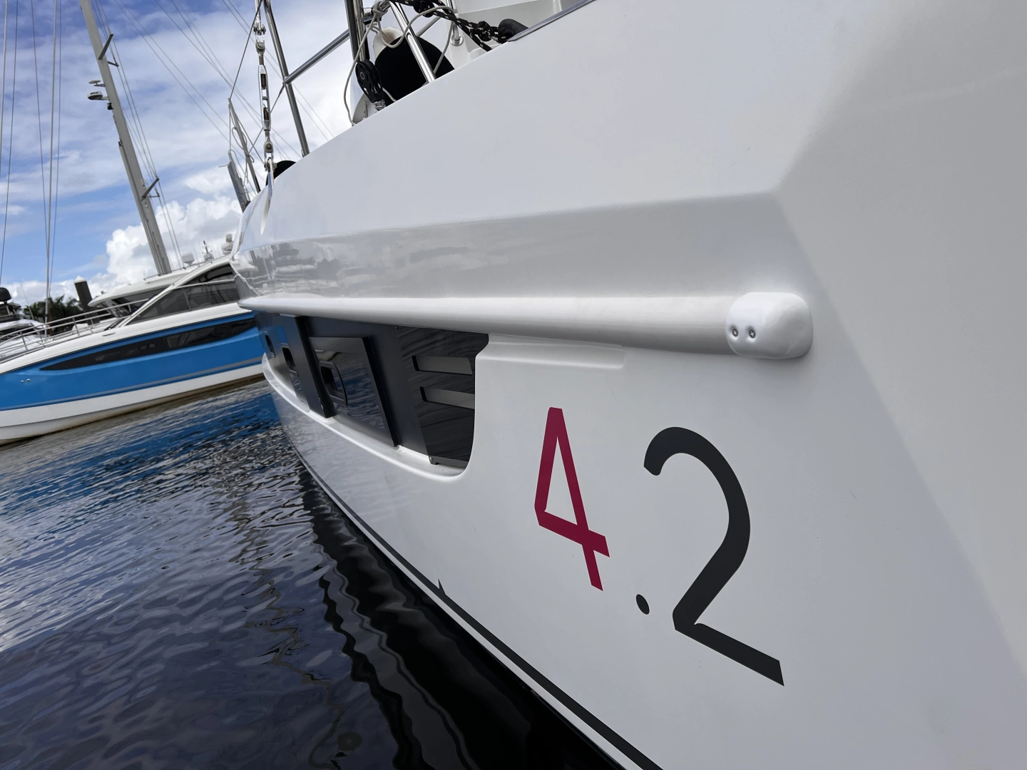Bali 4.2 Yacht For Sale