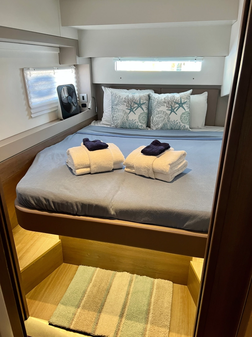 Bali 4.2 Yacht For Sale