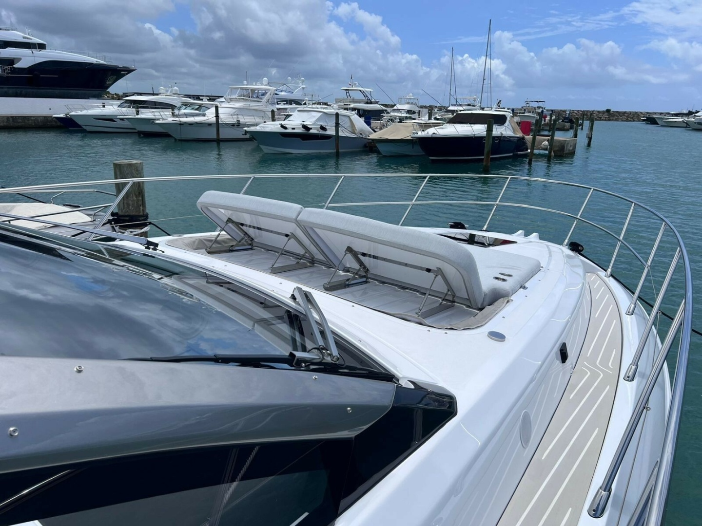 2025 Azimut Atlantis 51 — photograph 2
