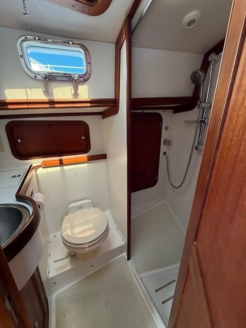 Quest 40ft Legacy Yacht For Sale Quest 40ft Legacy Yacht For Sale