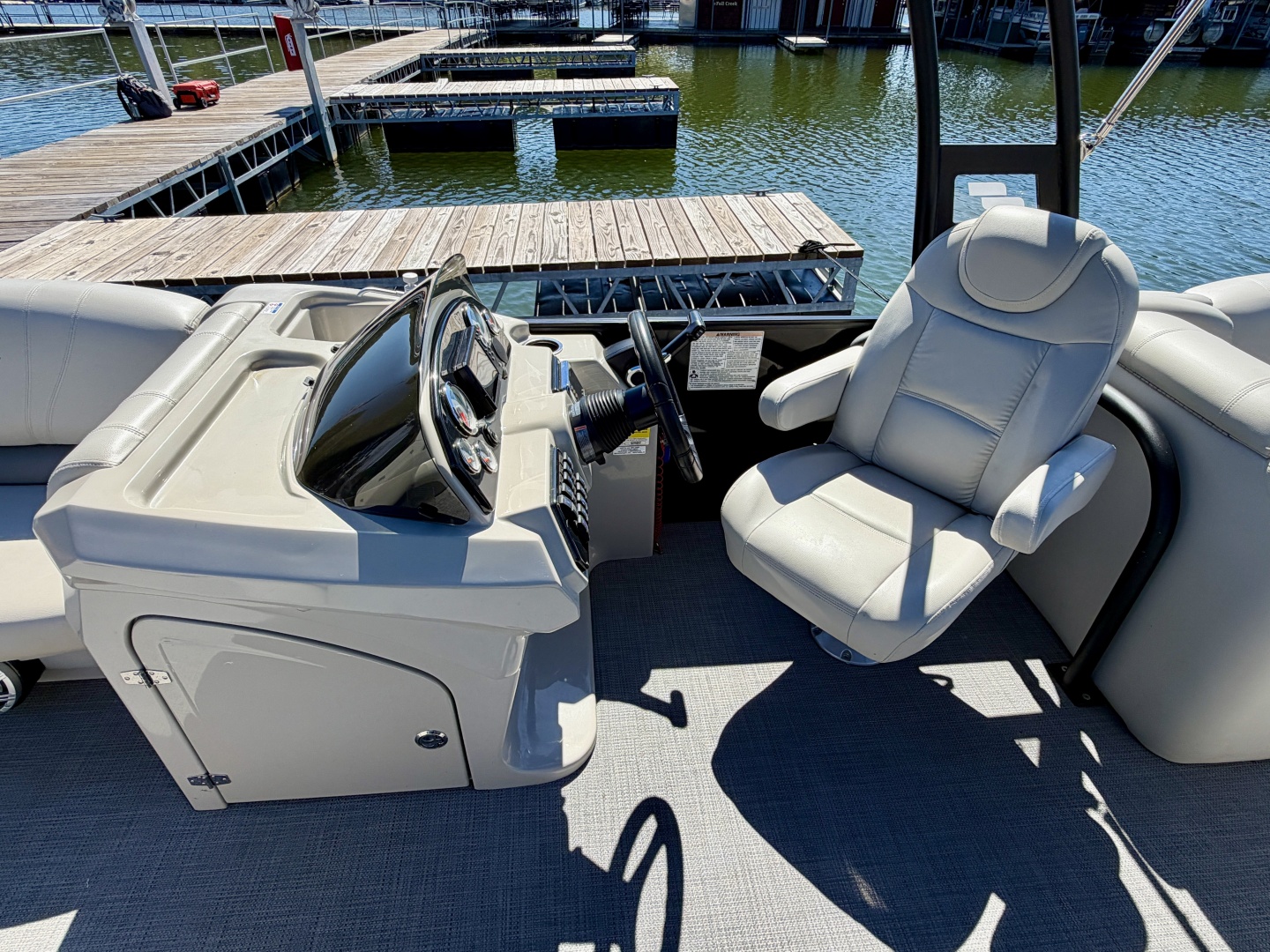 24ft Starcraft Yacht For Sale 24ft Starcraft Yacht For Sale