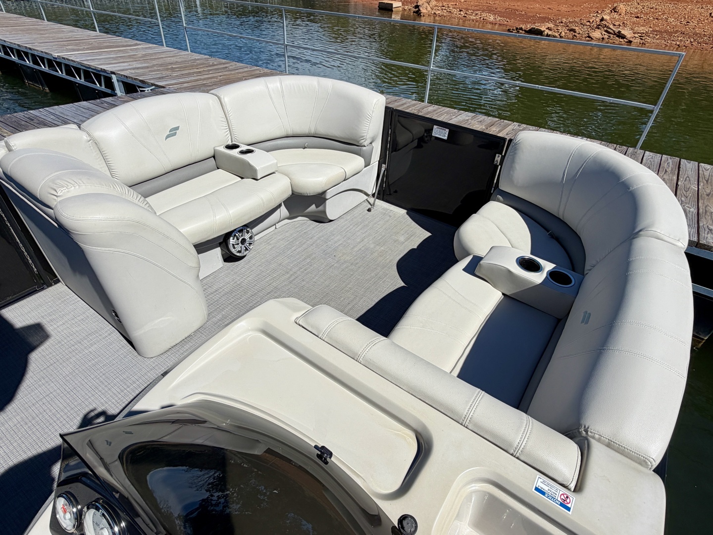 24ft Starcraft Yacht For Sale 24ft Starcraft Yacht For Sale